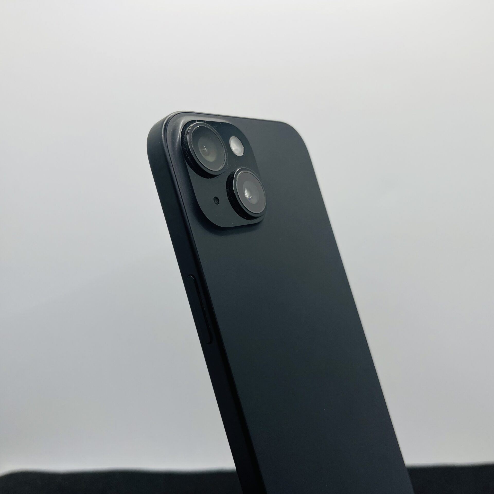 Apple iPhone 15 128GB Black – (Grade B) - Image 9