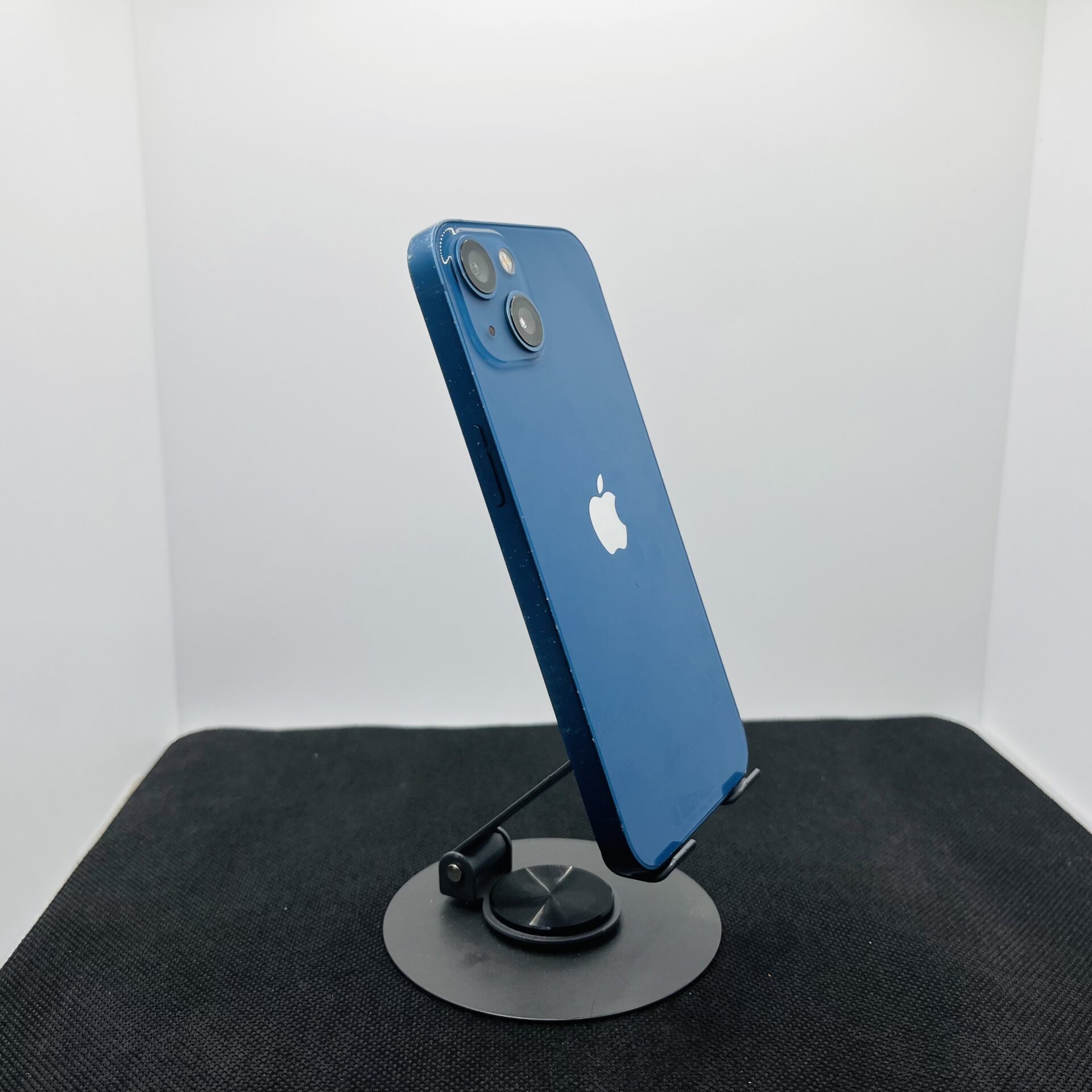 Apple iPhone 13 256GB Blue - (Grade B) - Image 5