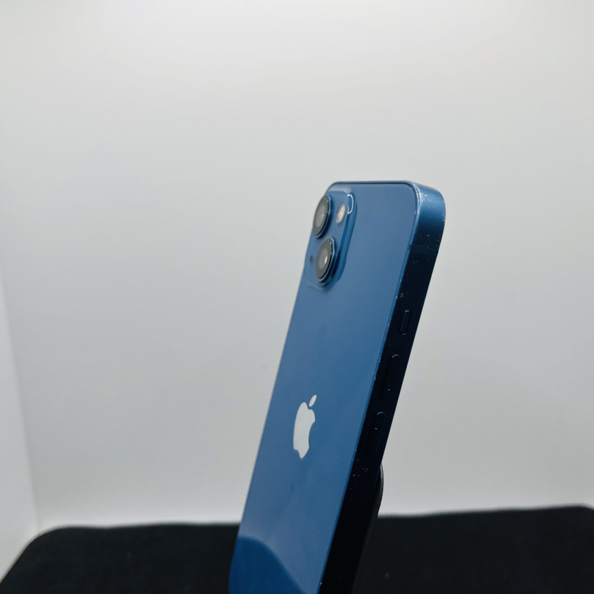 Apple iPhone 13 256GB Blue - (Grade B) - Image 9