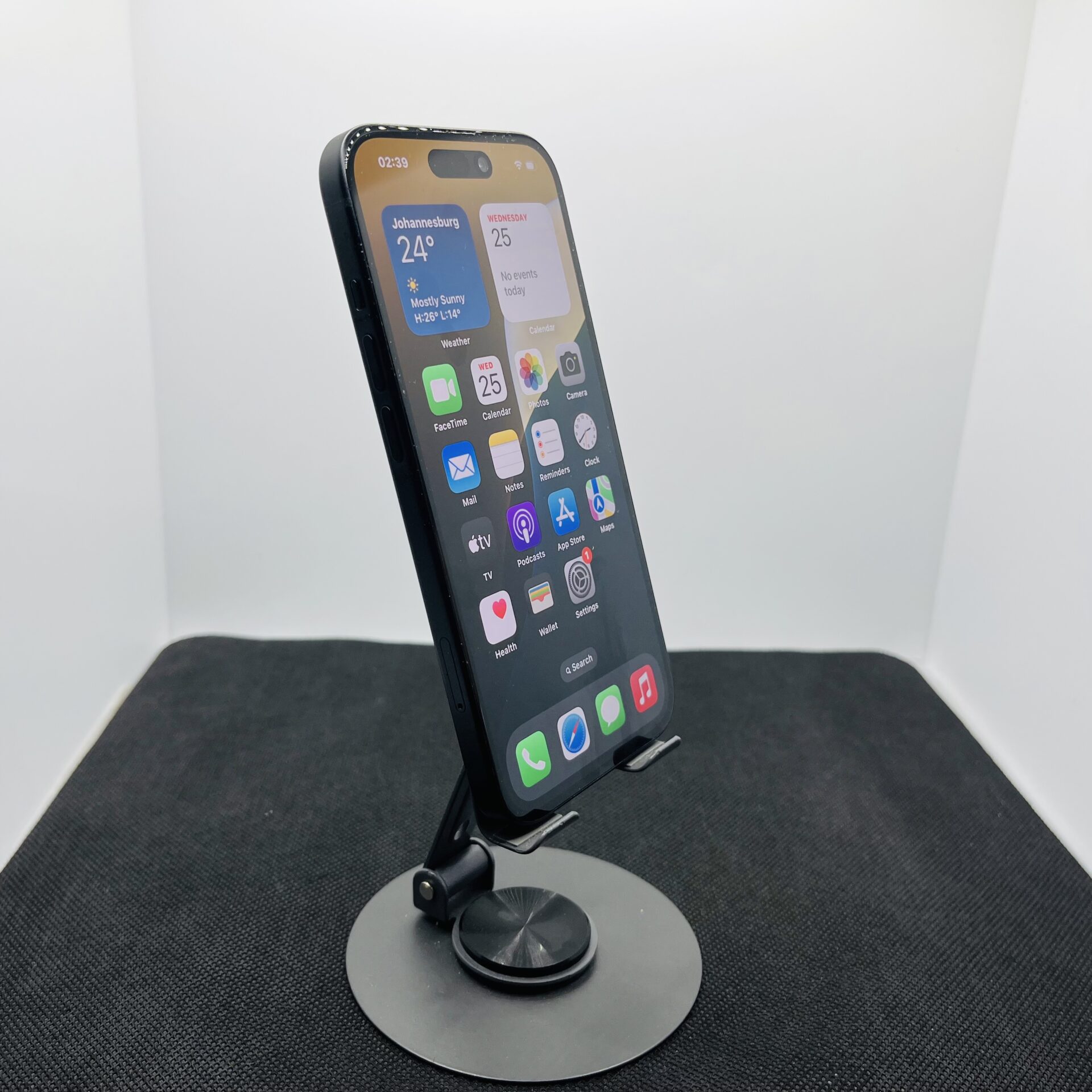 Apple iPhone 15 256GB Black - (Grade B) - Image 2