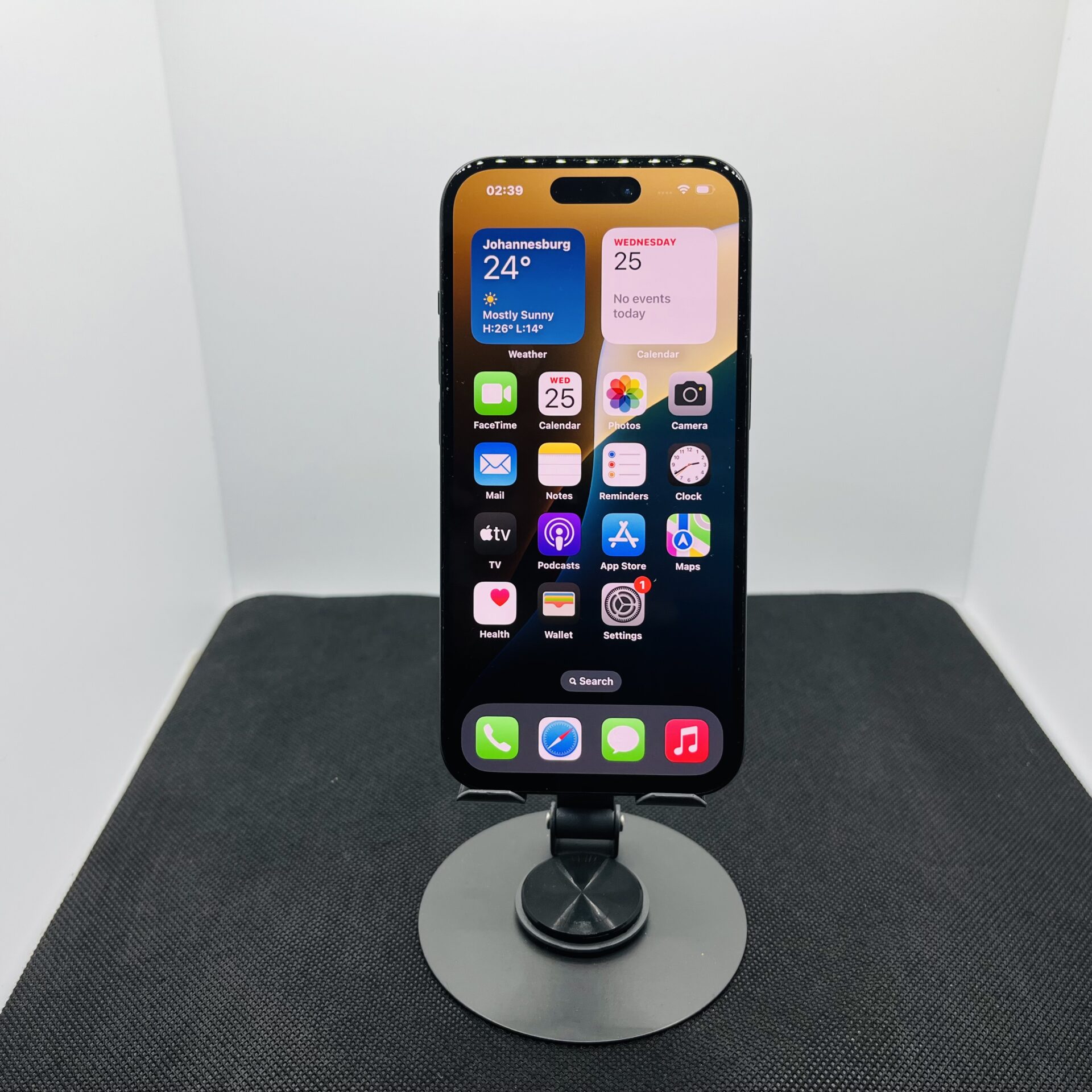 Apple iPhone 15 256GB Black - (Grade B) - Image 3