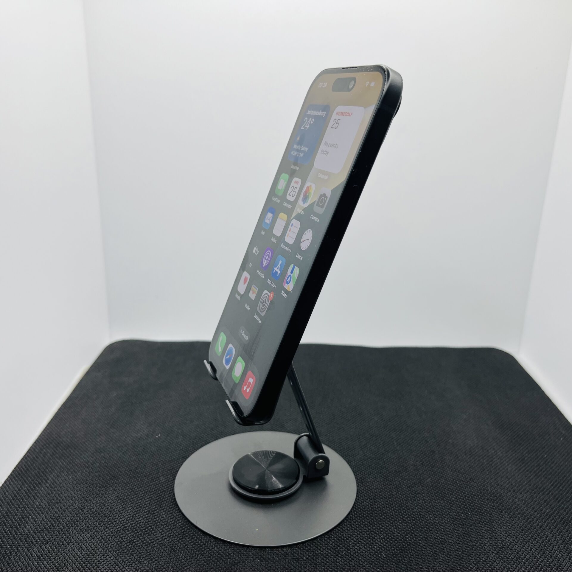 Apple iPhone 15 256GB Black - (Grade B) - Image 4