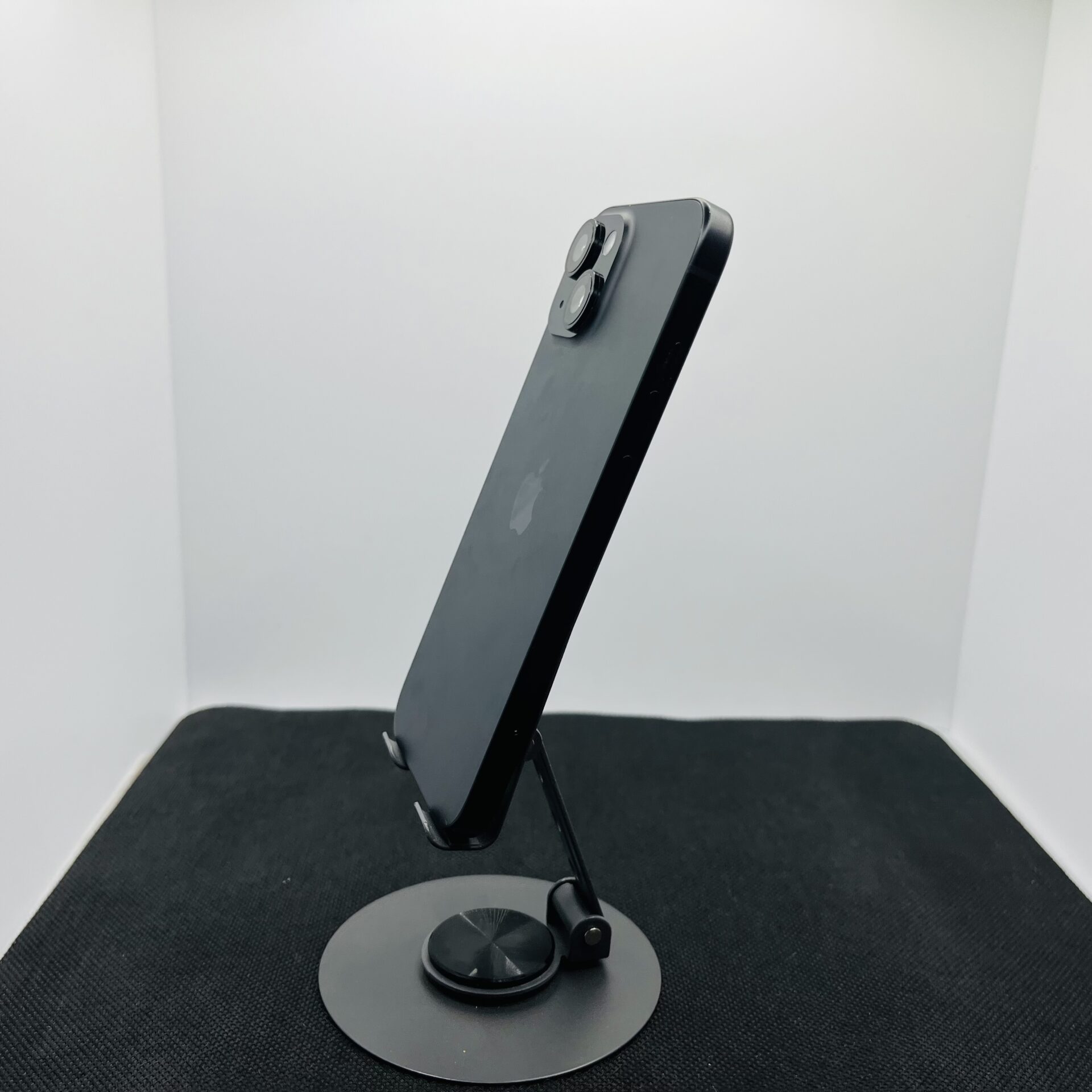 Apple iPhone 15 256GB Black - (Grade B) - Image 5