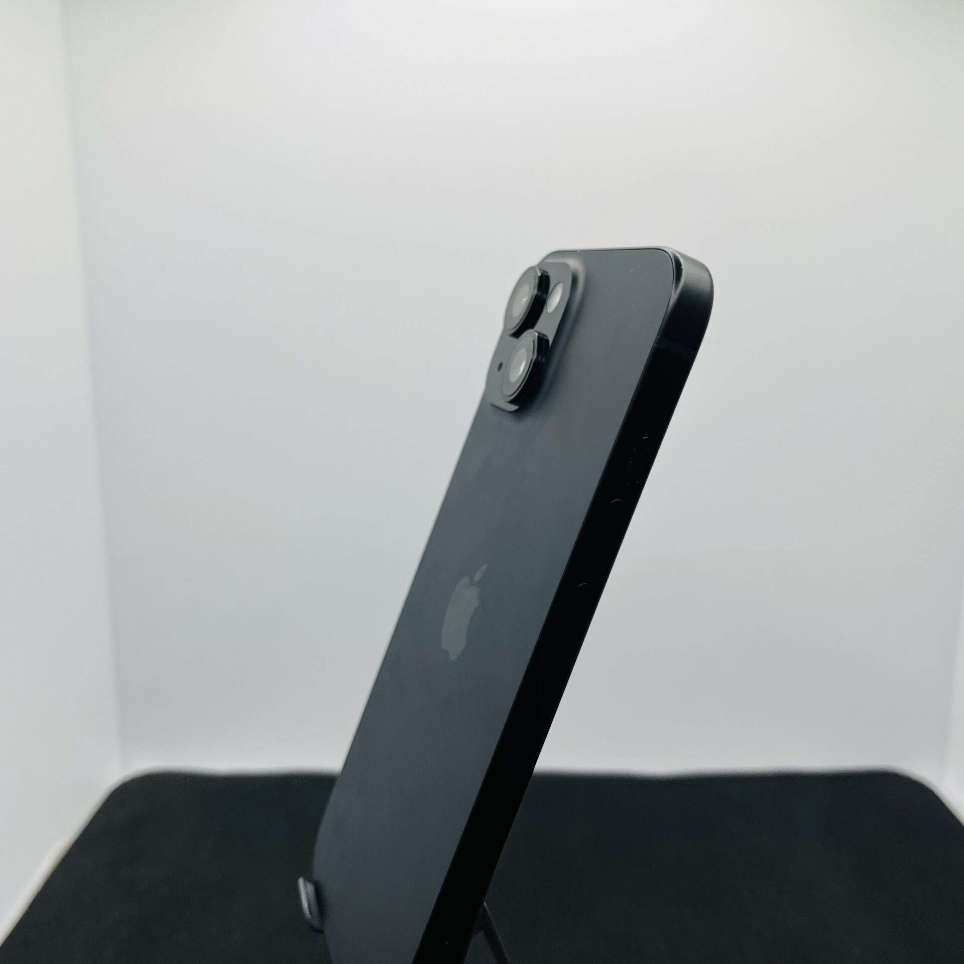 Apple iPhone 15 256GB Black - (Grade B) - Image 8