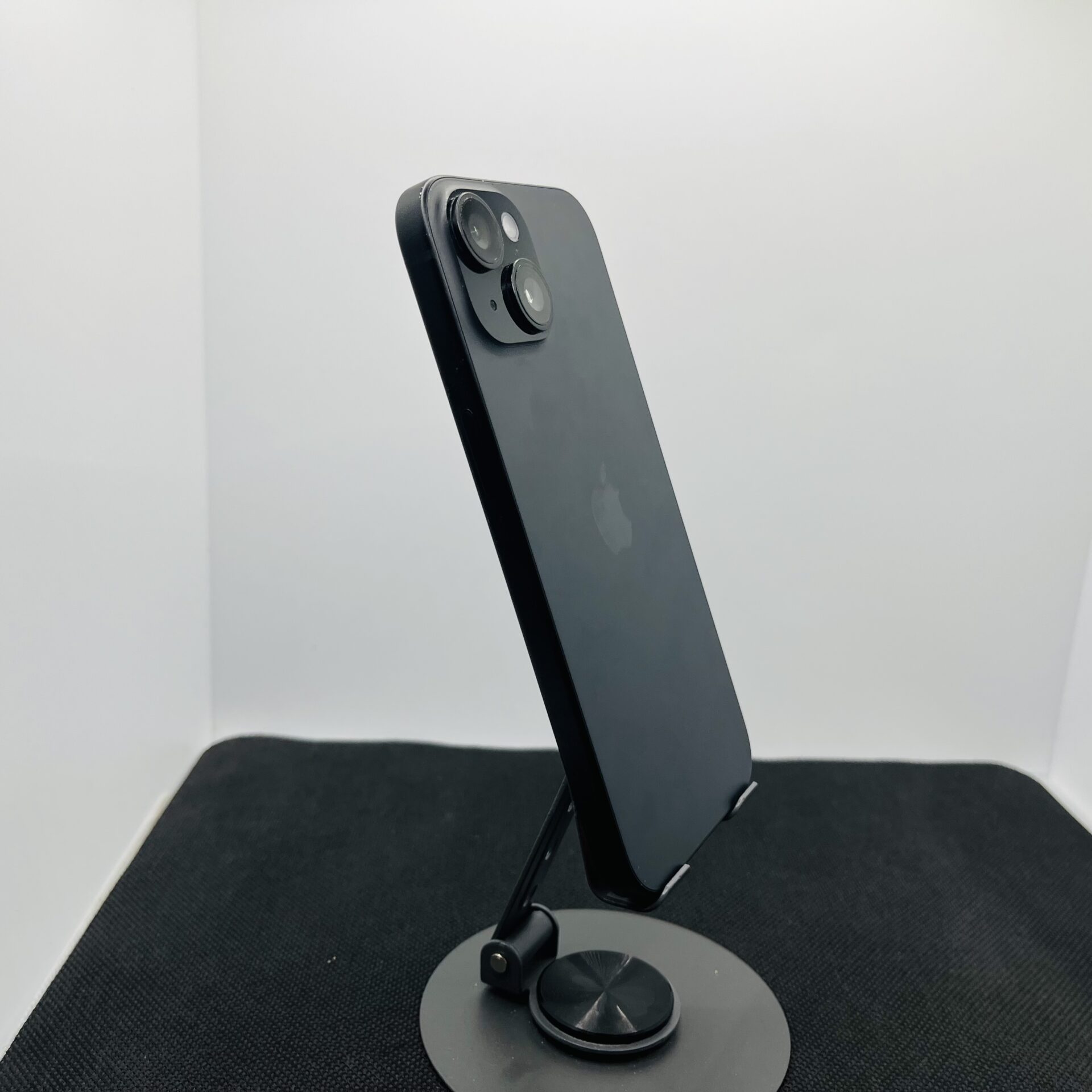 Apple iPhone 15 256GB Black - (Grade B) - Image 7