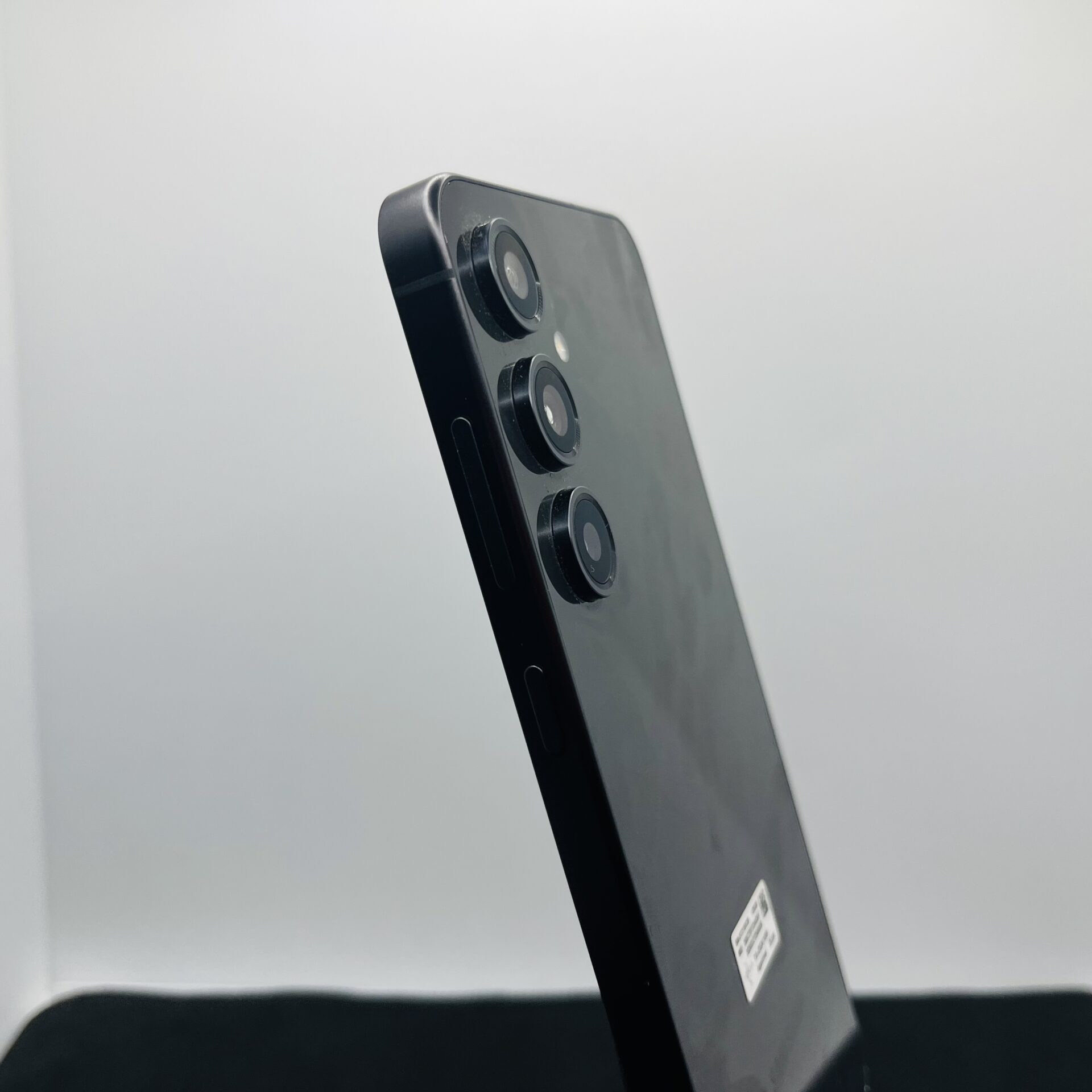 Samsung Galaxy S24 FE 128GB Graphite – (Grade B) - Image 8