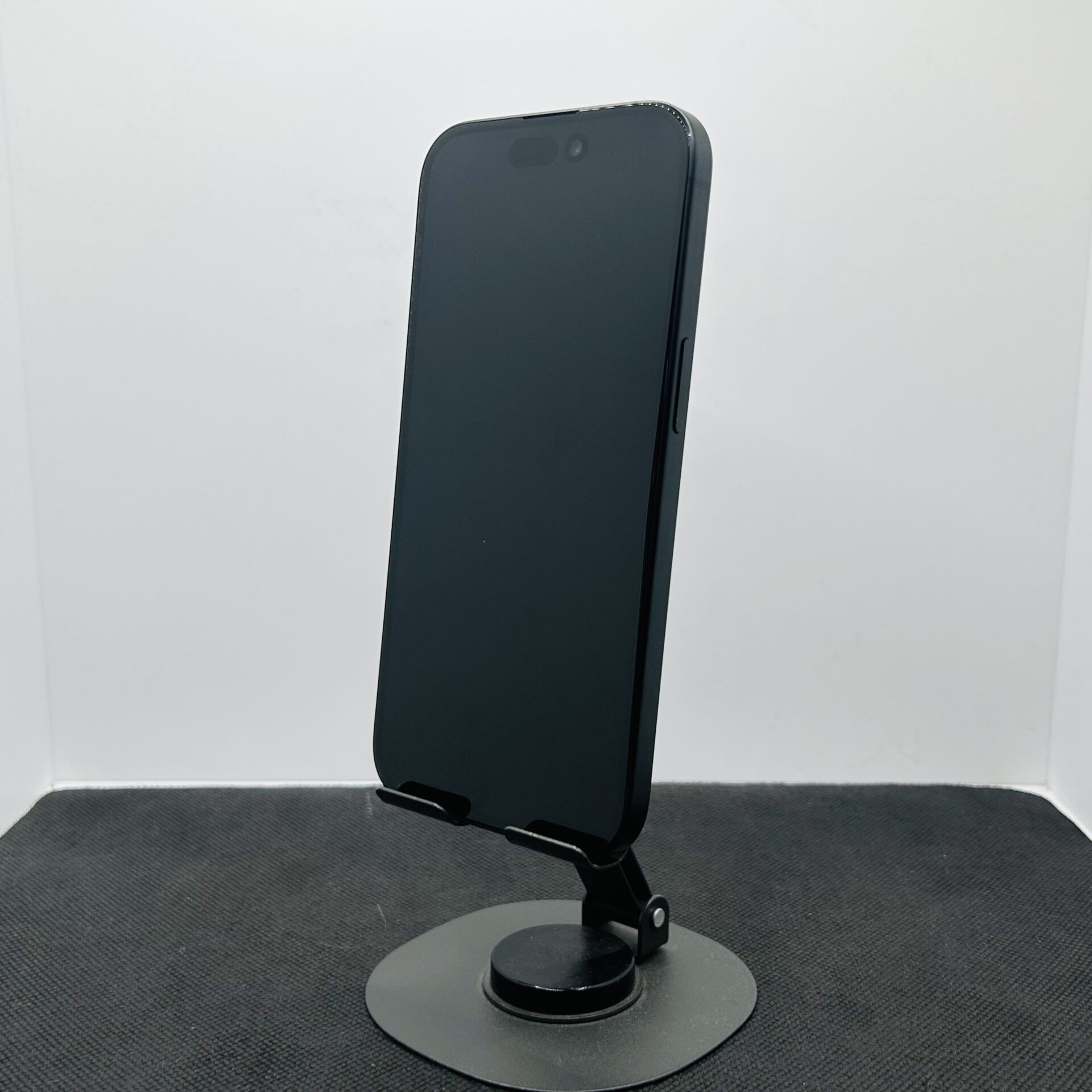 Apple iPhone 15 128GB Black - (Grade B) - Image 4