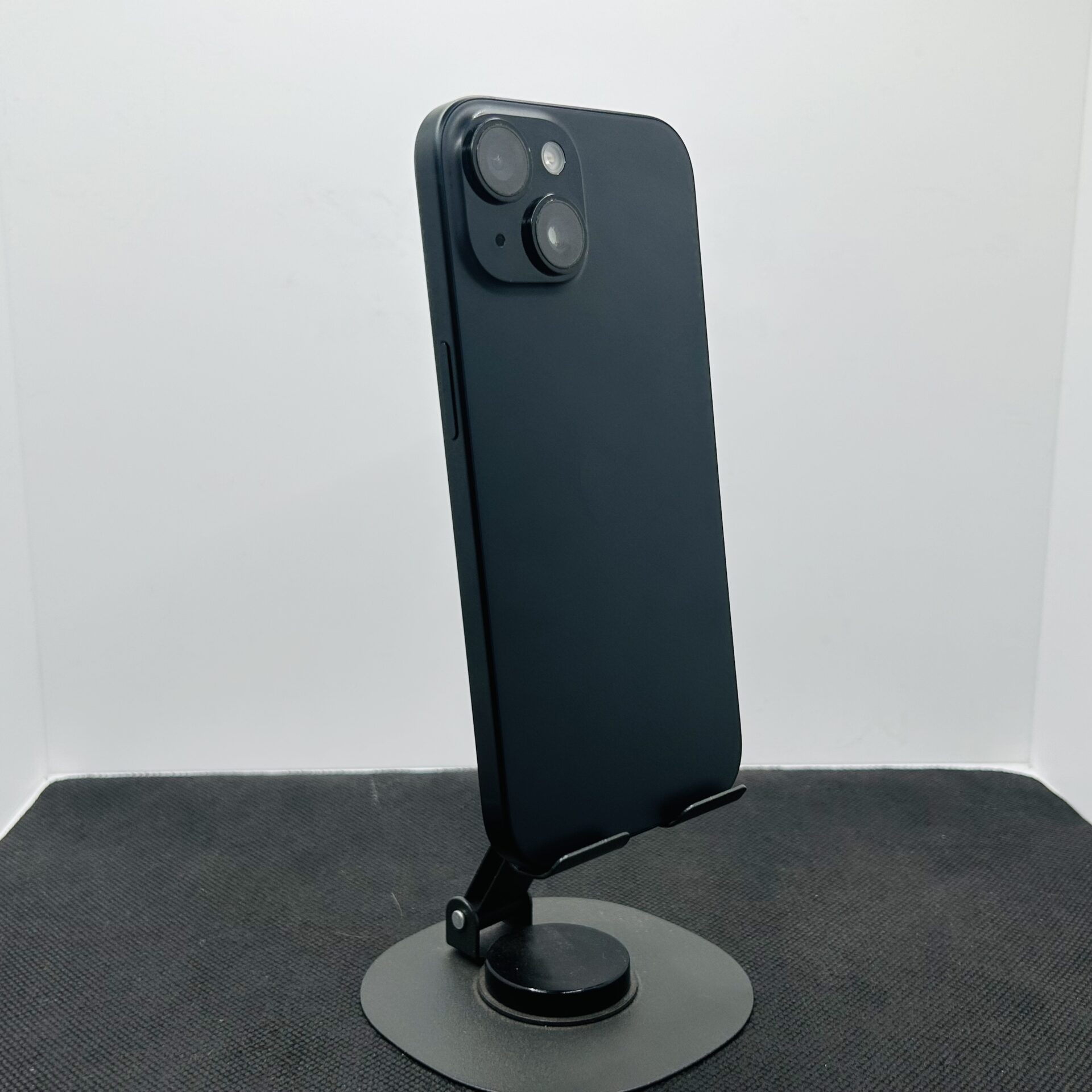 Apple iPhone 15 128GB Black - (Grade B) - Image 9