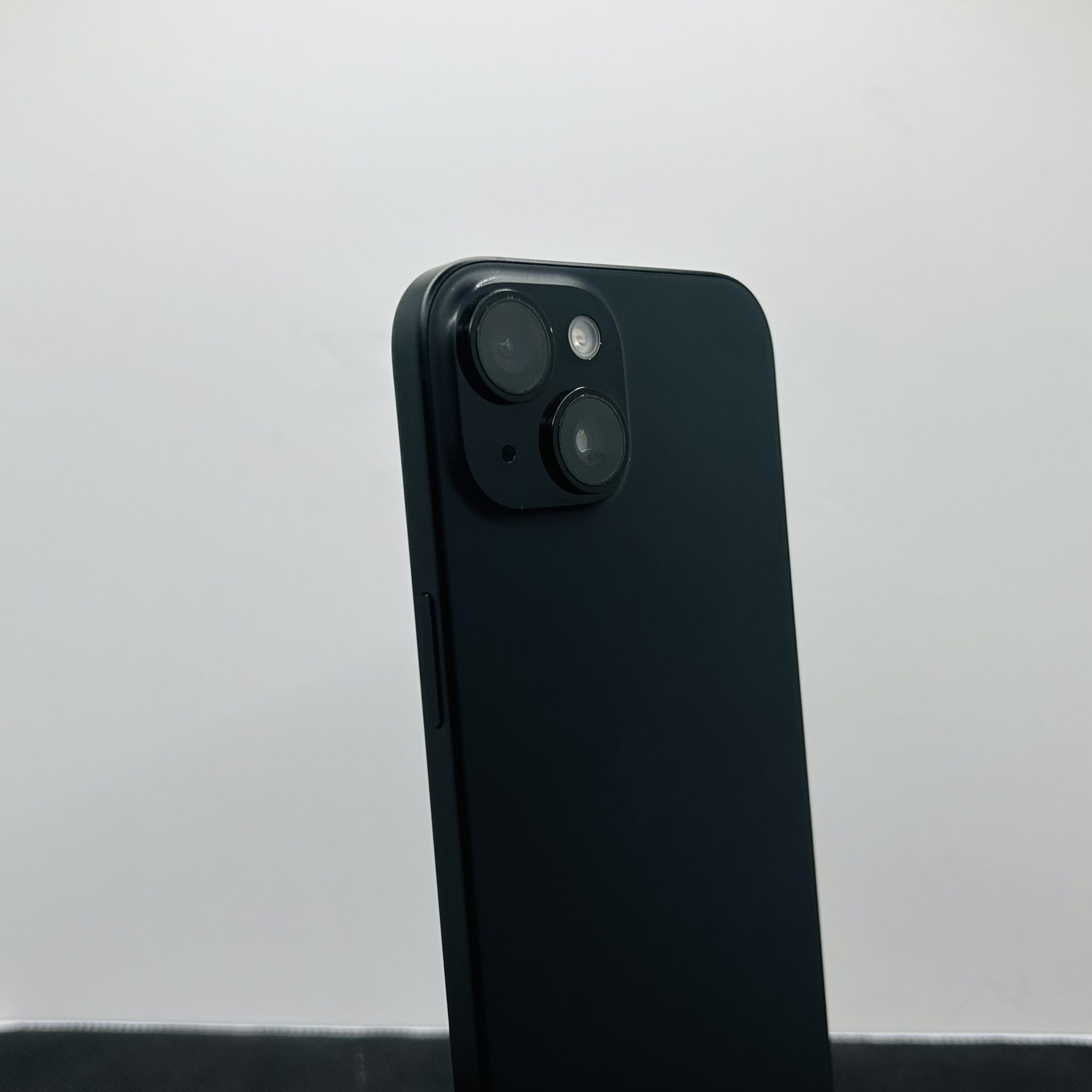 Apple iPhone 15 128GB Black - (Grade B) - Image 11