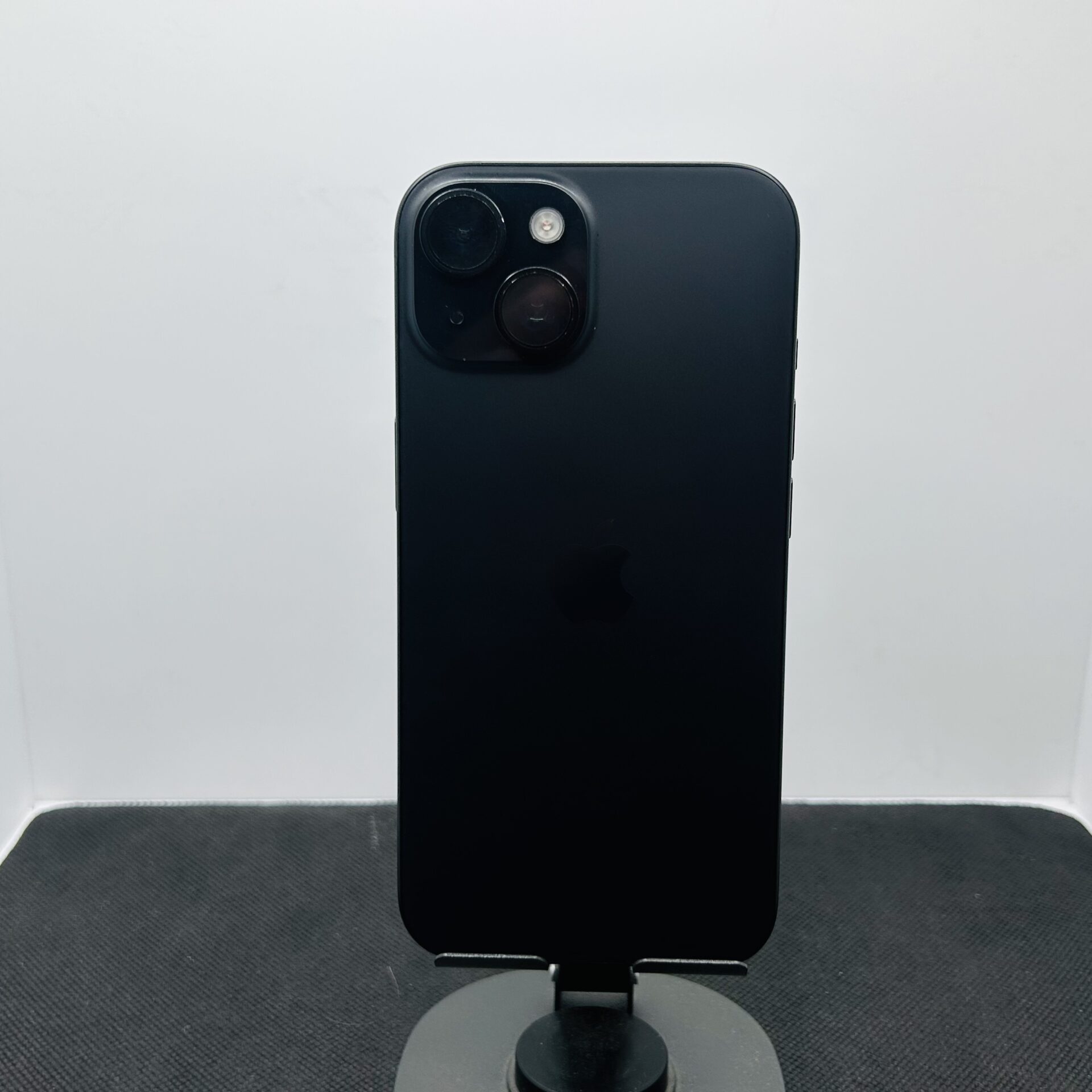 Apple iPhone 15 128GB Black - (Grade B) - Image 10