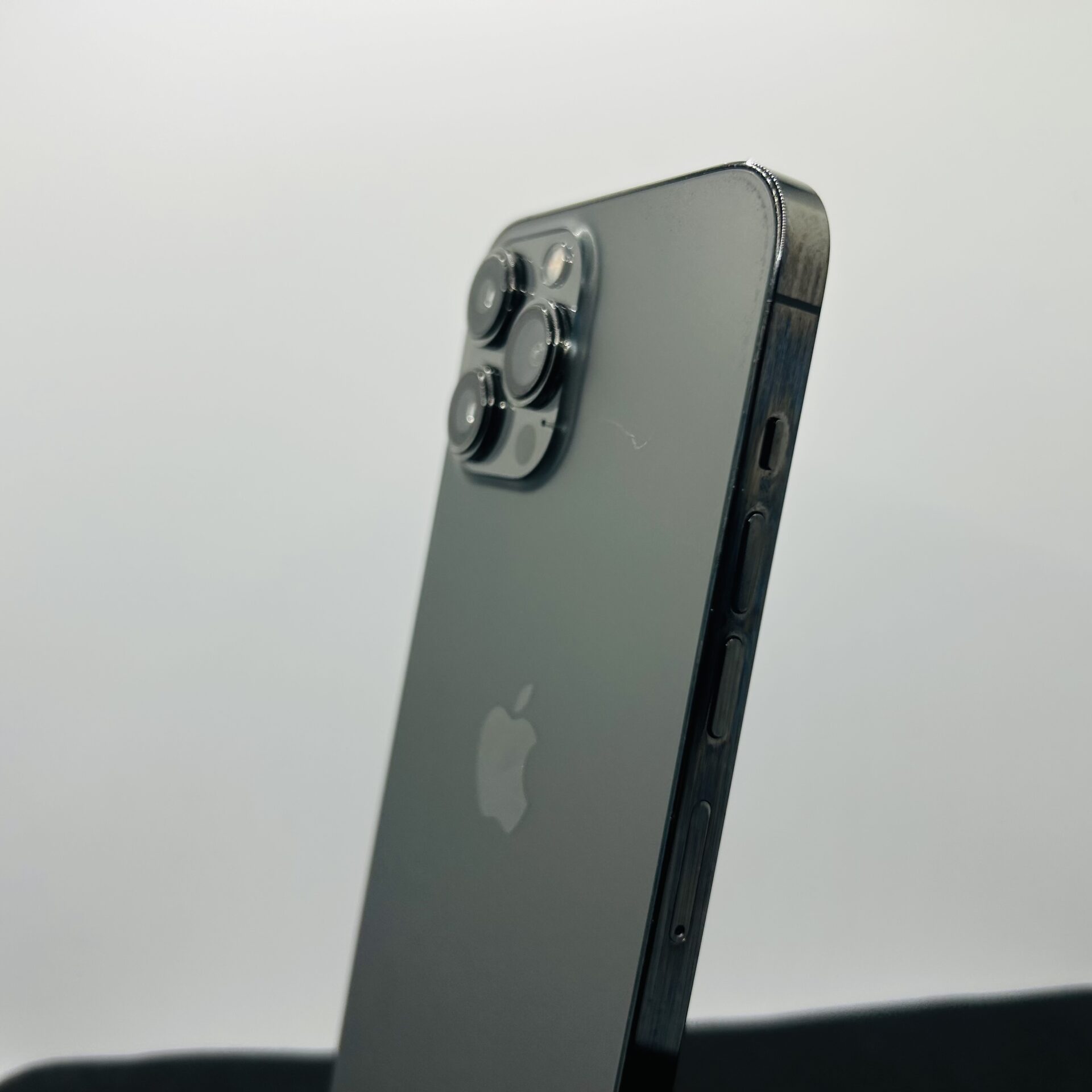 Apple iPhone 13 Pro Max 256GB Graphite – (Grade B) - Image 8