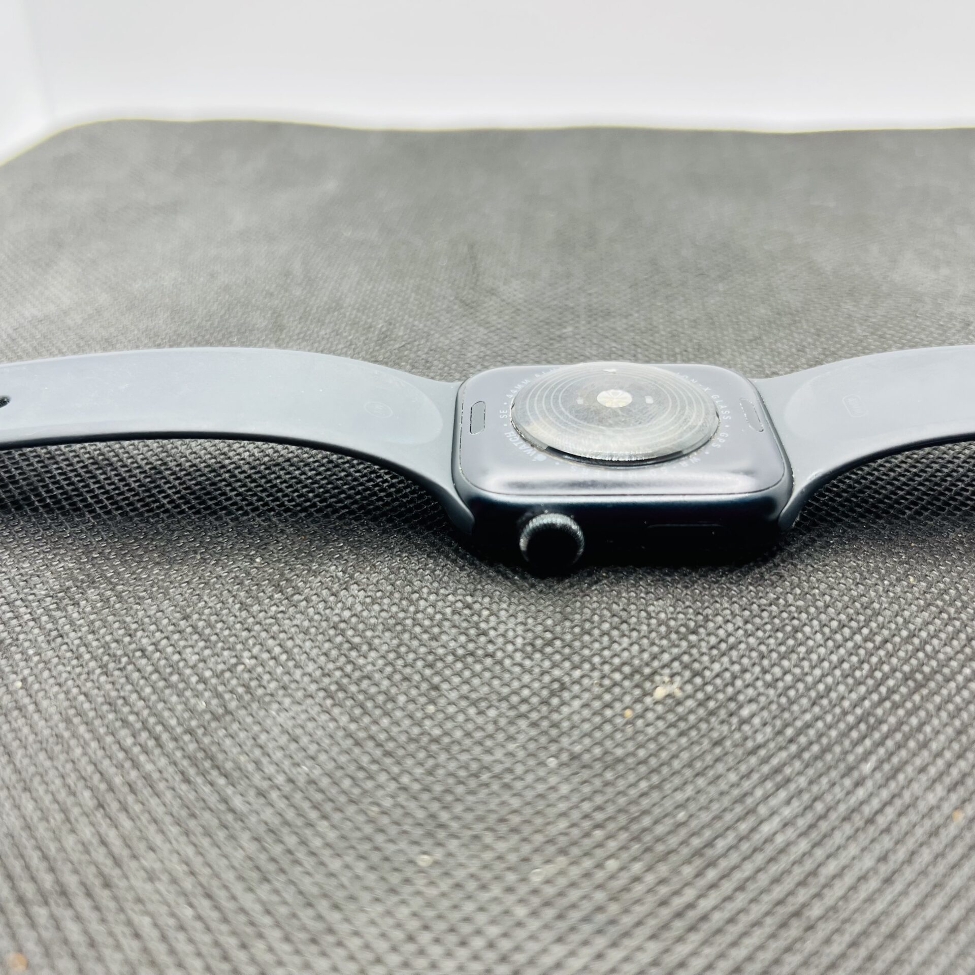 Apple Watch SE 2nd Gen 44mm GPS Only Midnight - (Grade B) - Image 6