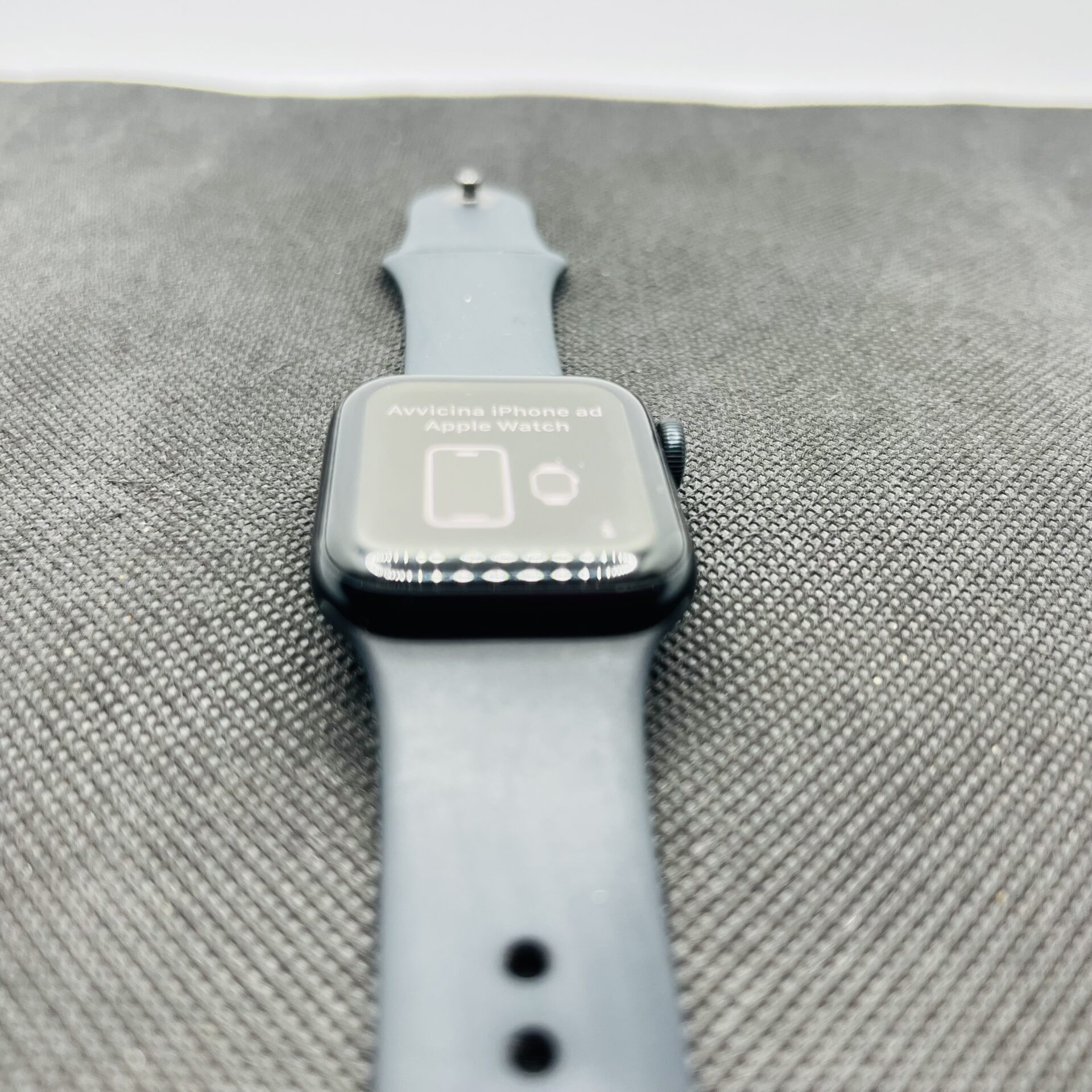 Apple Watch SE 2nd Gen 40mm GPS Only Midnight – (Grade B) - Image 2