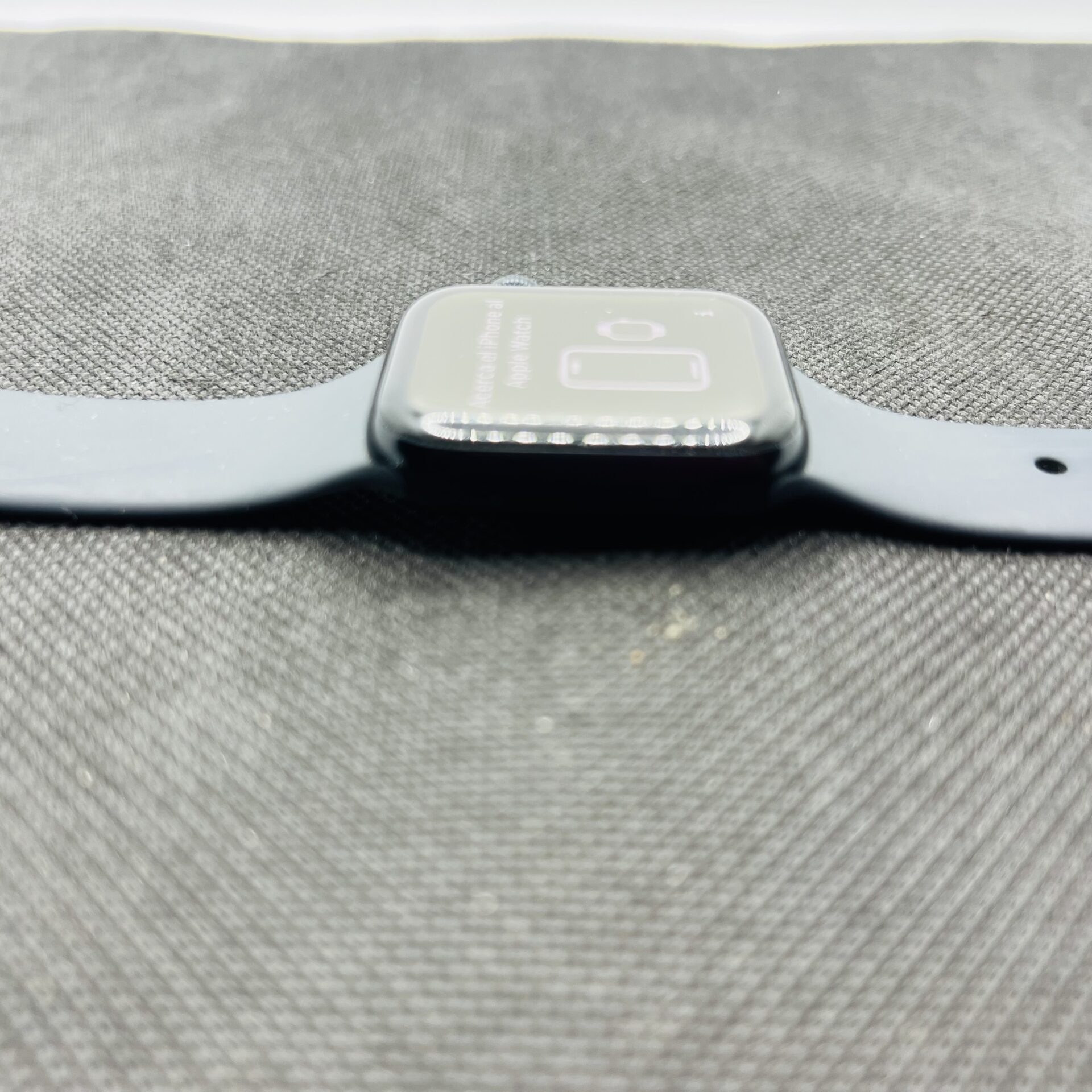 Apple Watch SE 2nd Gen 40mm GPS Only Midnight – (Grade B) - Image 5