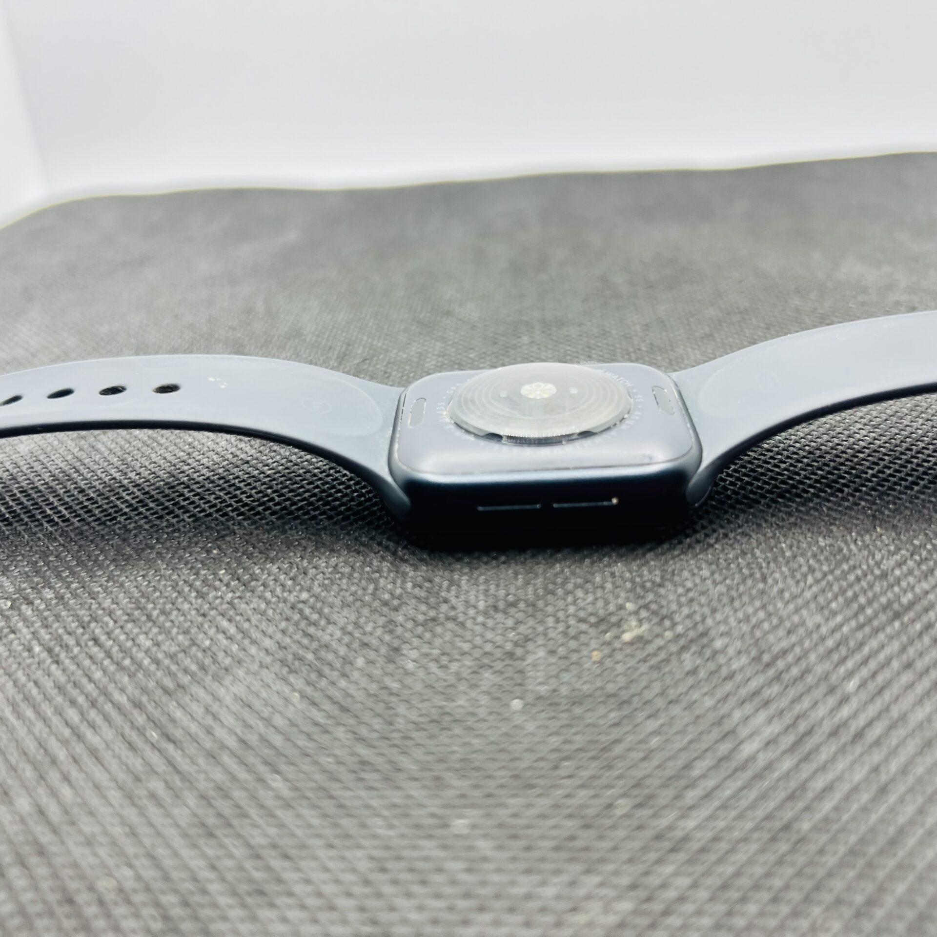 Apple Watch SE 2nd Gen 40mm GPS Only Midnight – (Grade B) - Image 7