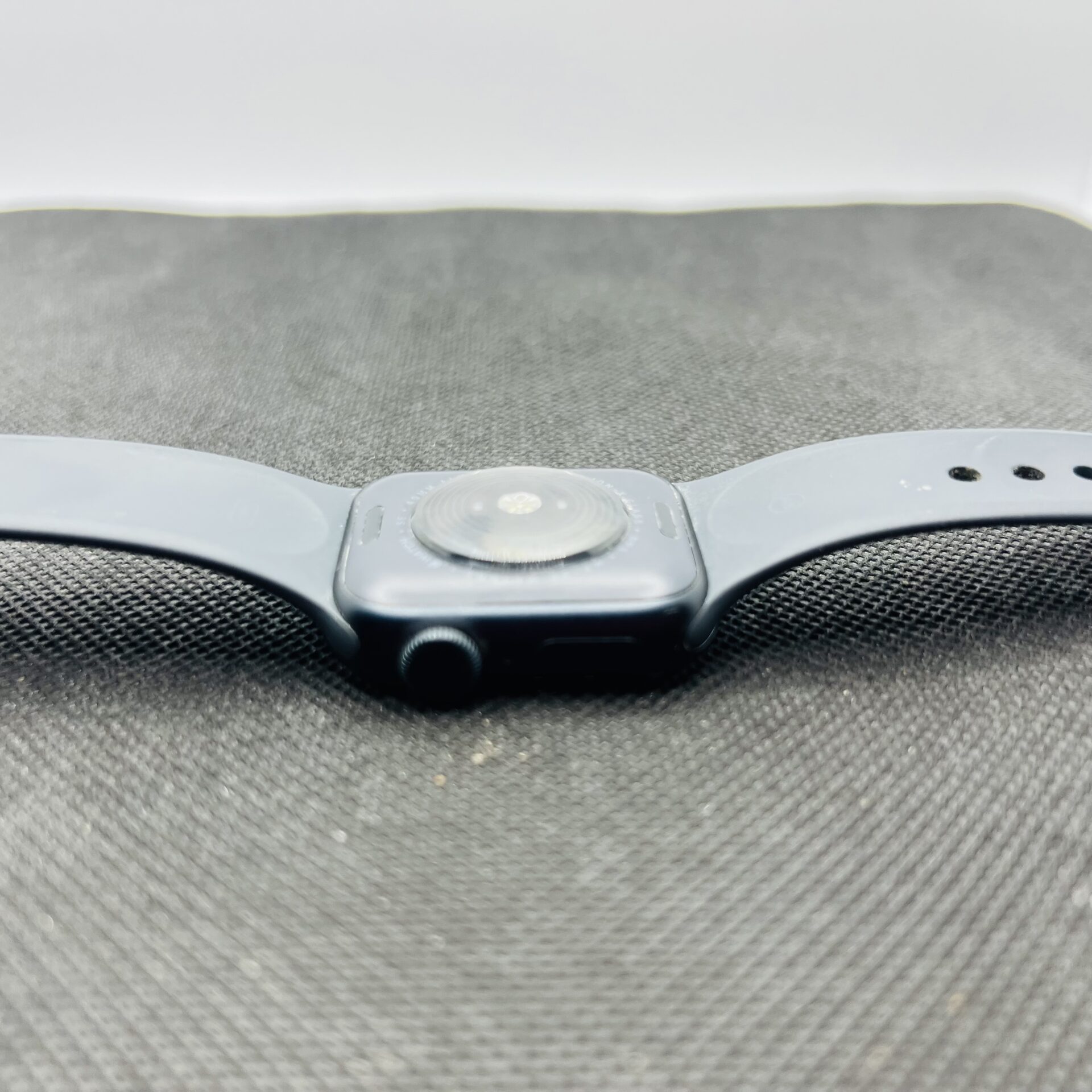 Apple Watch SE 2nd Gen 40mm GPS Only Midnight – (Grade B) - Image 9