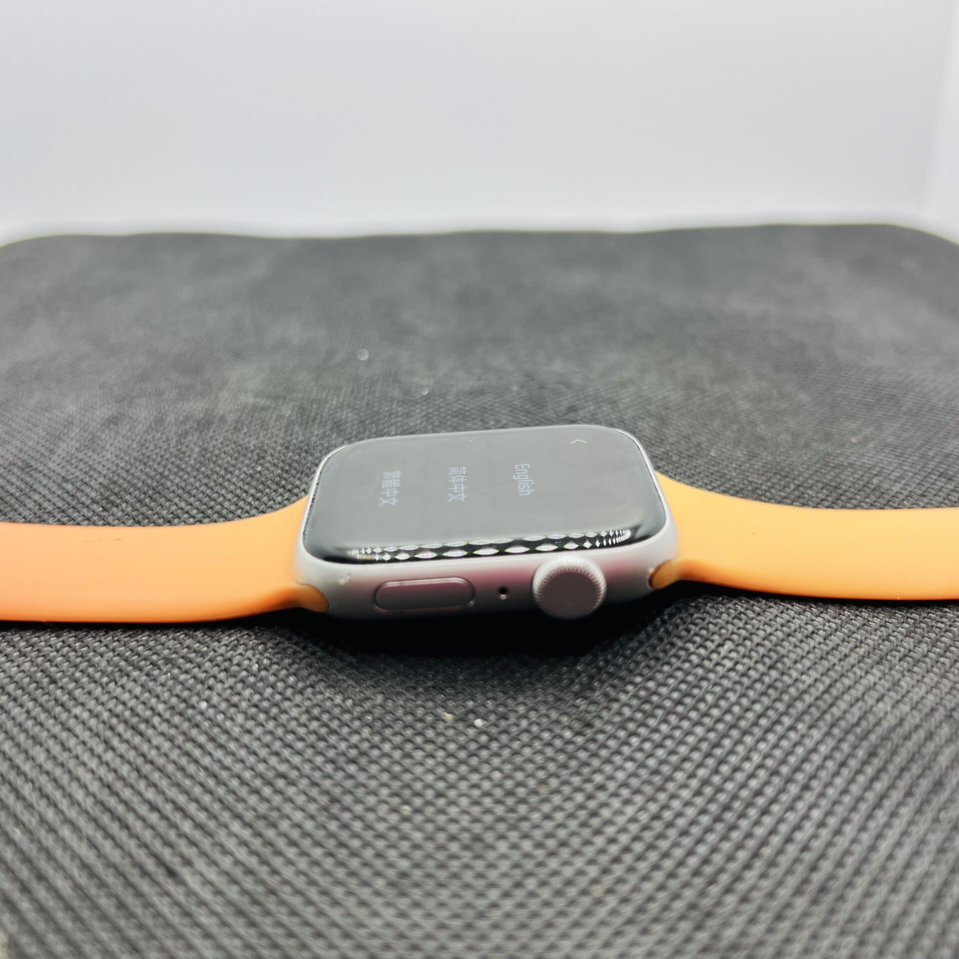 Apple Watch SE 1st Gen 44mm GPS Only Silver (Grade B) - With Orange Straps - Image 3