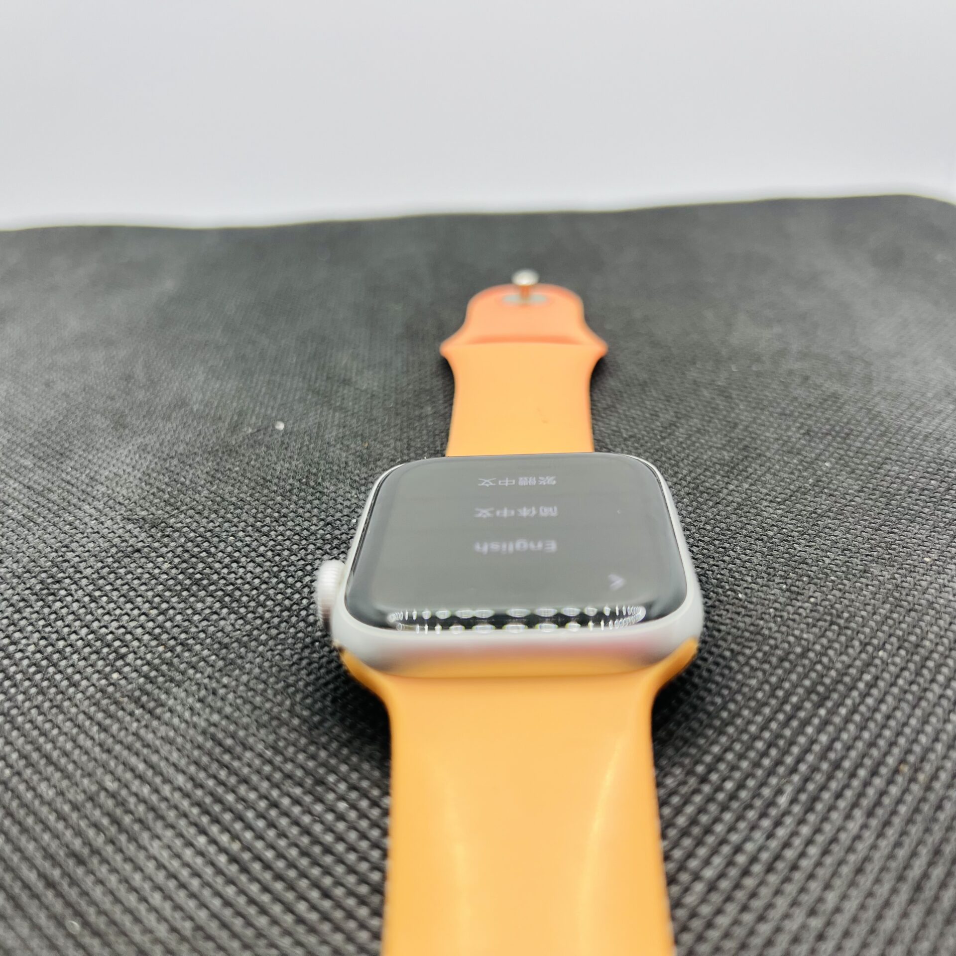 Apple Watch SE 1st Gen 44mm GPS Only Silver (Grade B) - With Orange Straps - Image 4