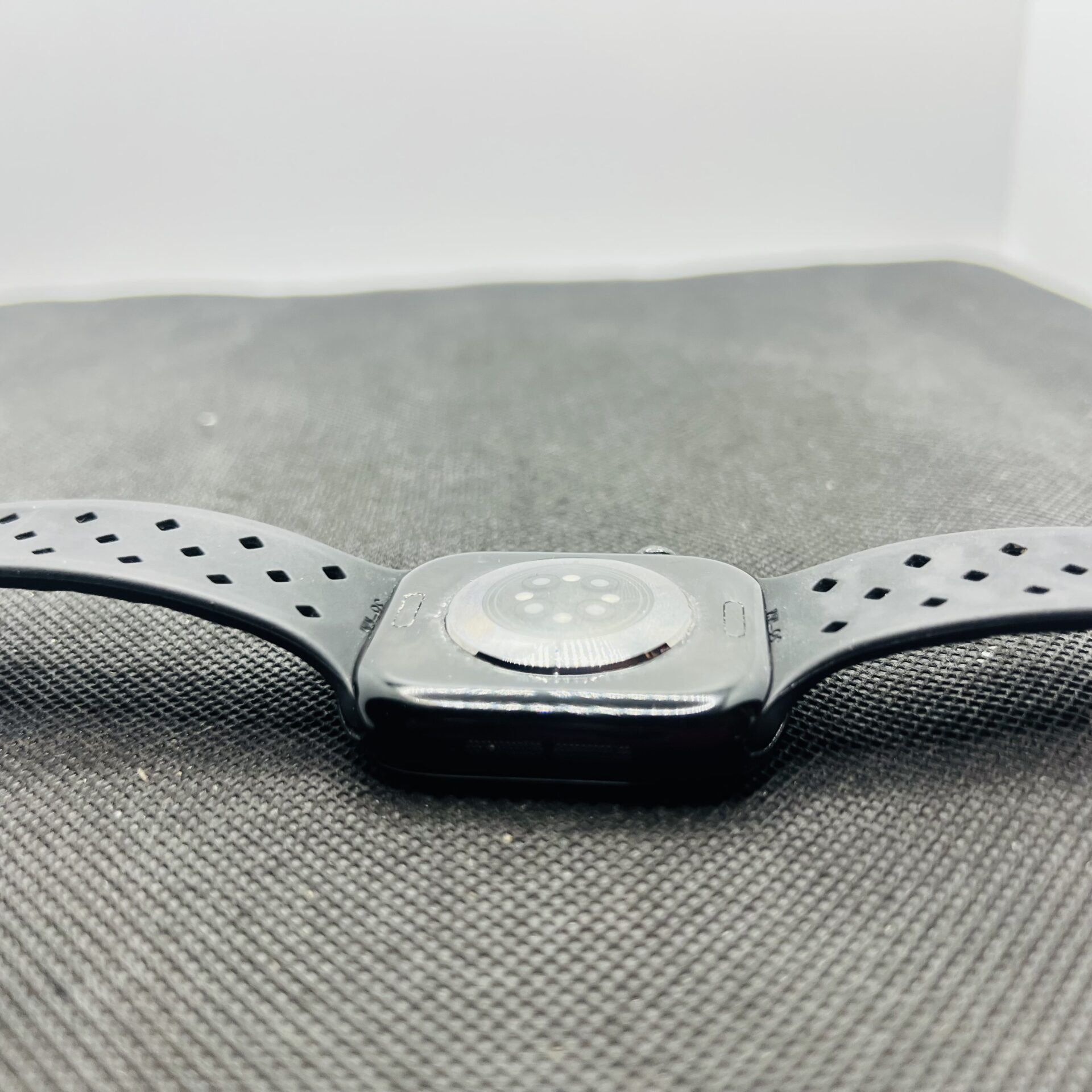 Apple Watch Series 10 46mm GPS Only Jet Black – (Grade B) - Image 6