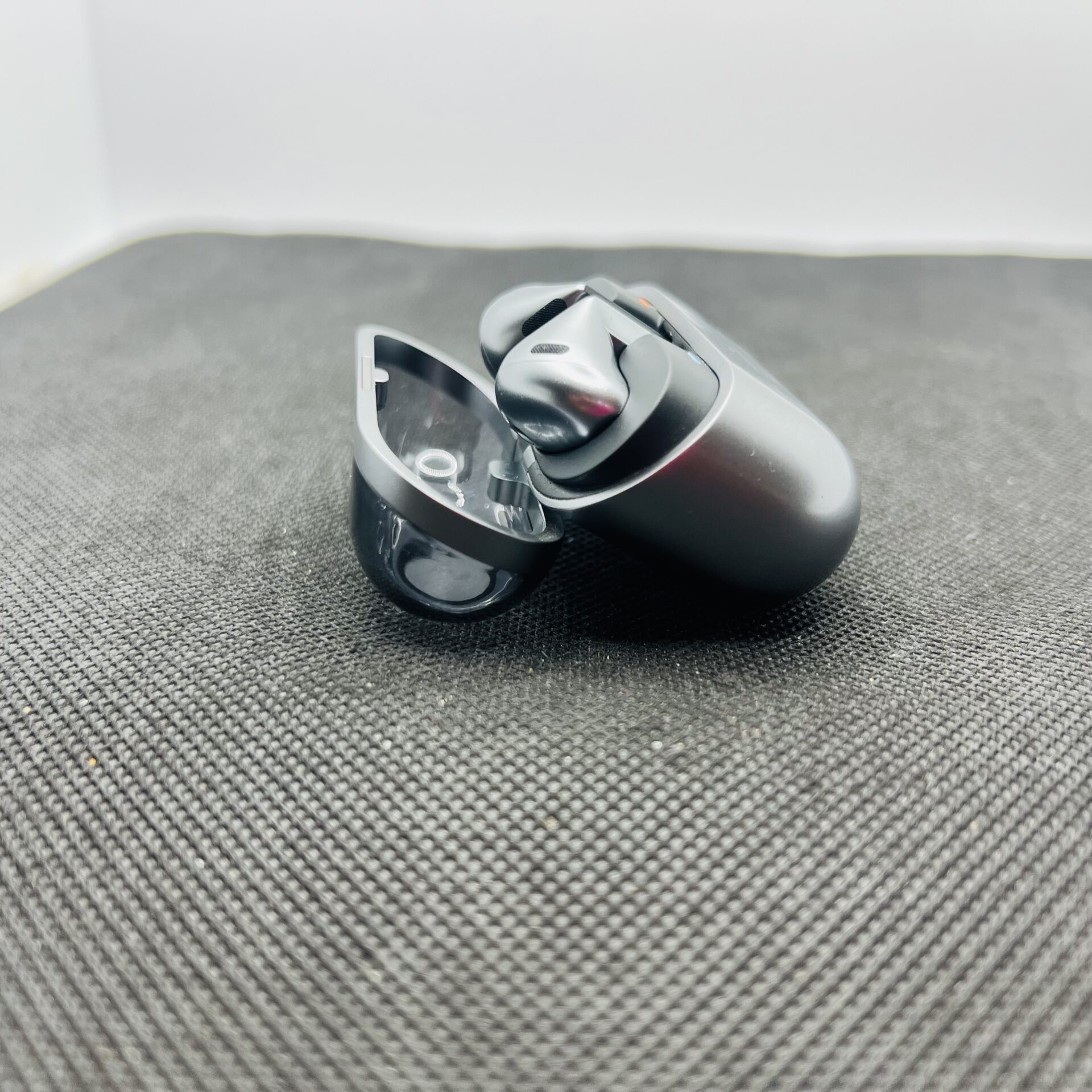 Samsung Galaxy Buds 3 Silver – (Grade B) - Image 7