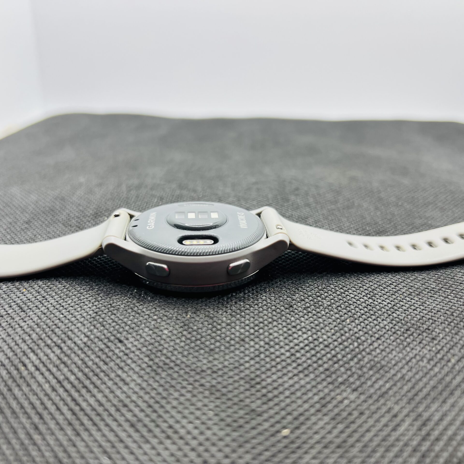 Garmin Vivoactive 4s Grey – (Grade B) - Image 6