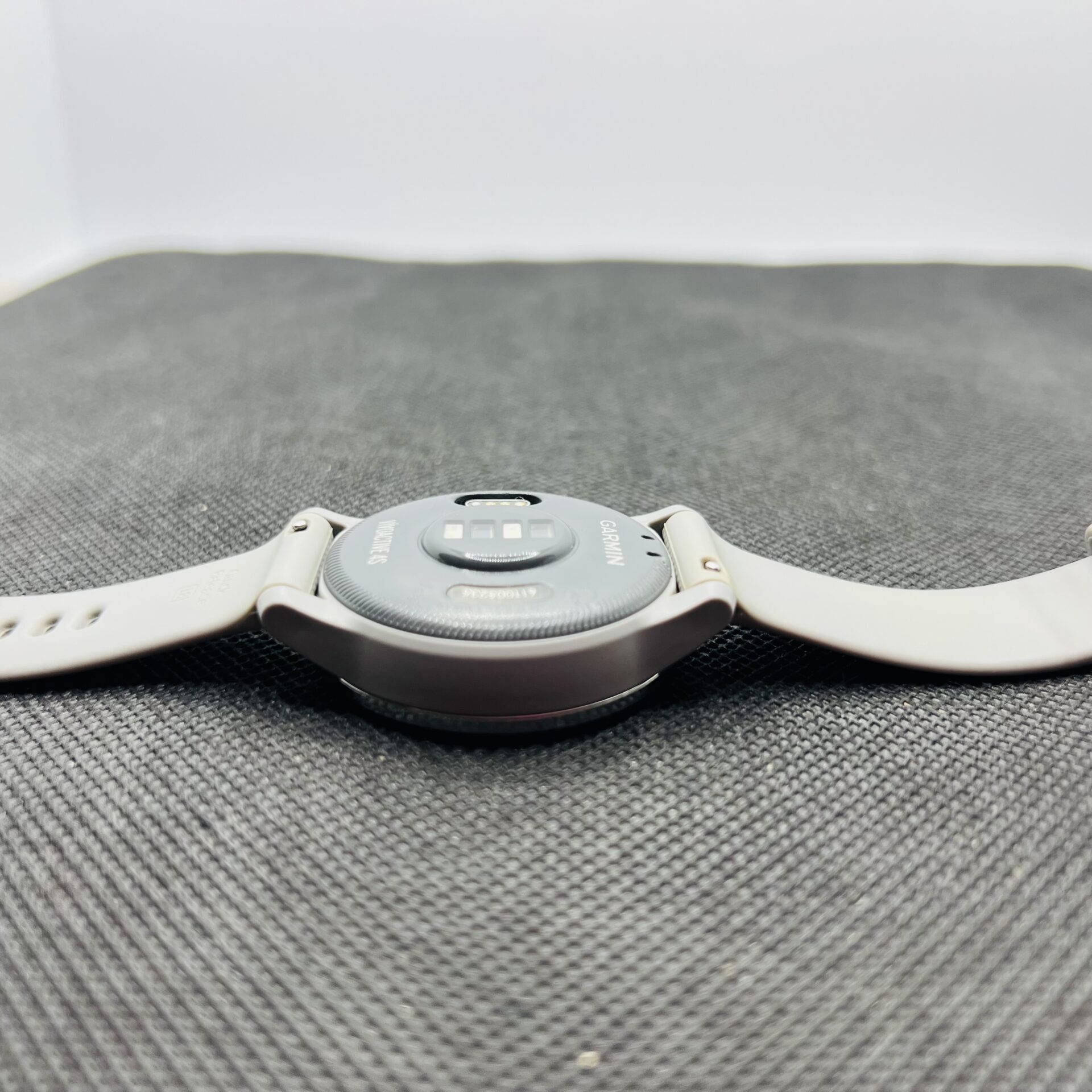 Garmin Vivoactive 4s Grey – (Grade B) - Image 8