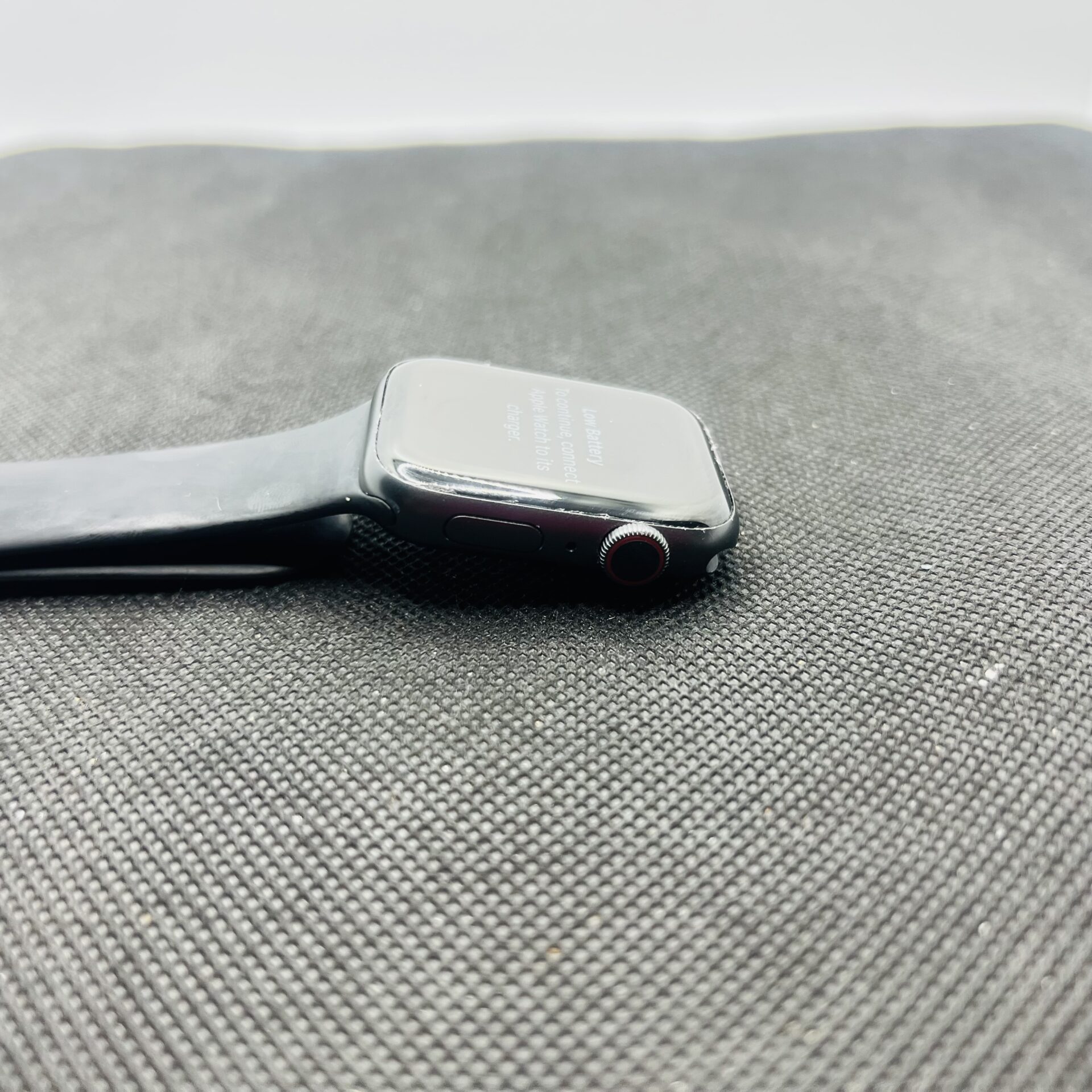 Apple Watch Series 6 Nike 44mm GPS Only Space Gray - (Grade B) - Image 4