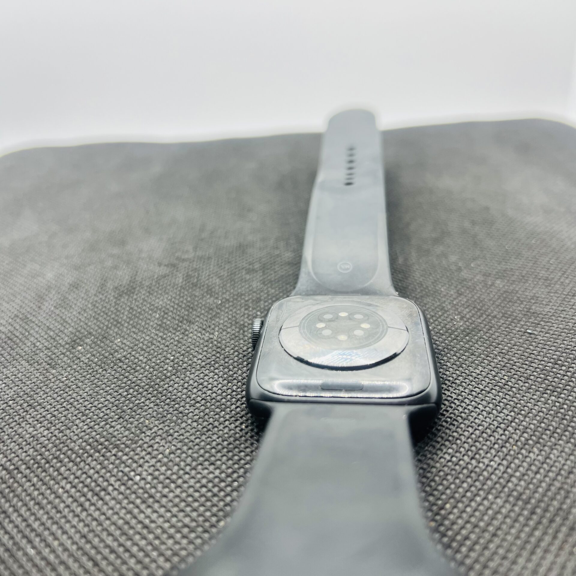 Apple Watch Series 6 Nike 44mm GPS Only Space Gray - (Grade B) - Image 6