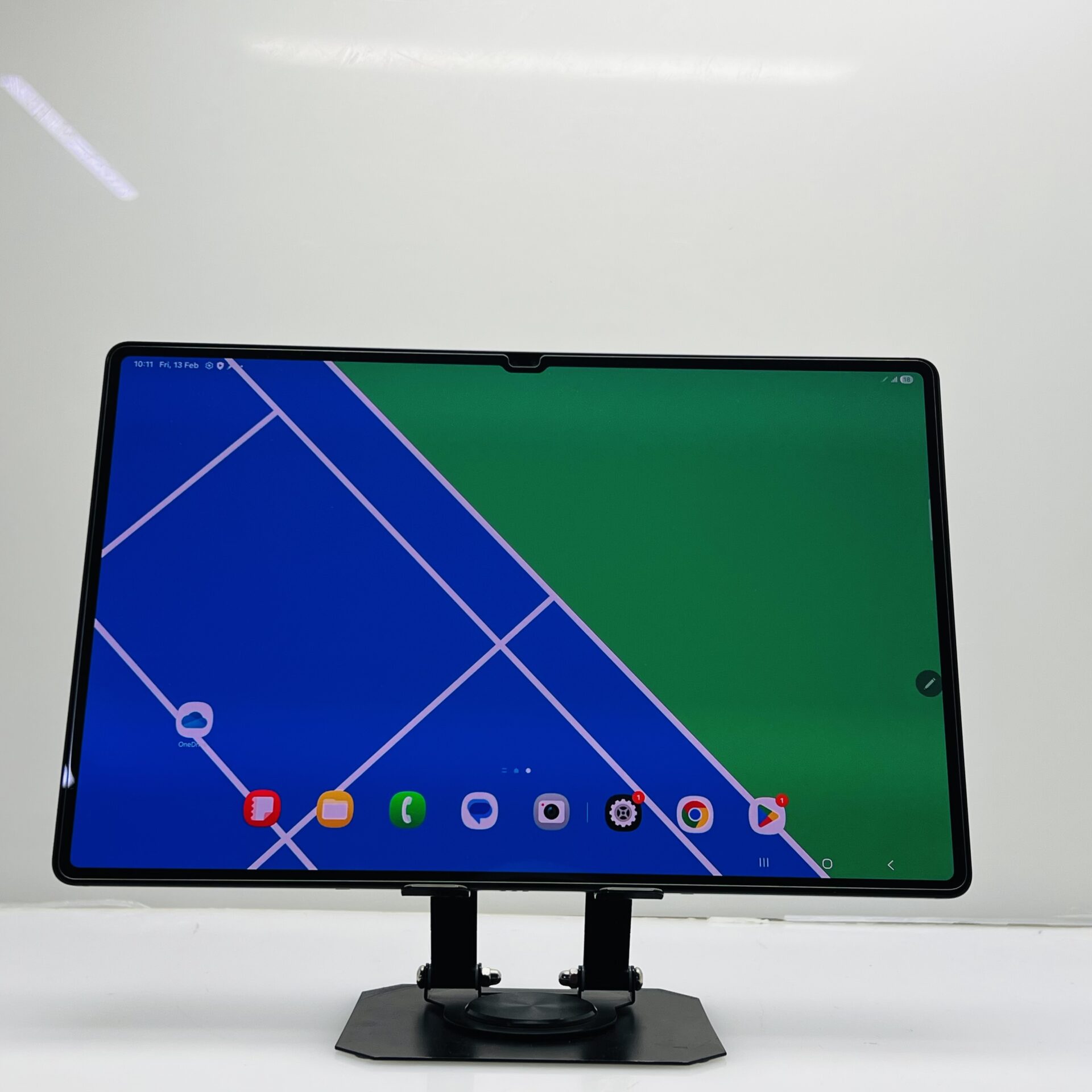 Samsung Galaxy Tab S8 Ultra 256GB (WiFi/Cellular) Graphite (Grade A) + Keyboard Cover Bundle Value: R799 - Image 2