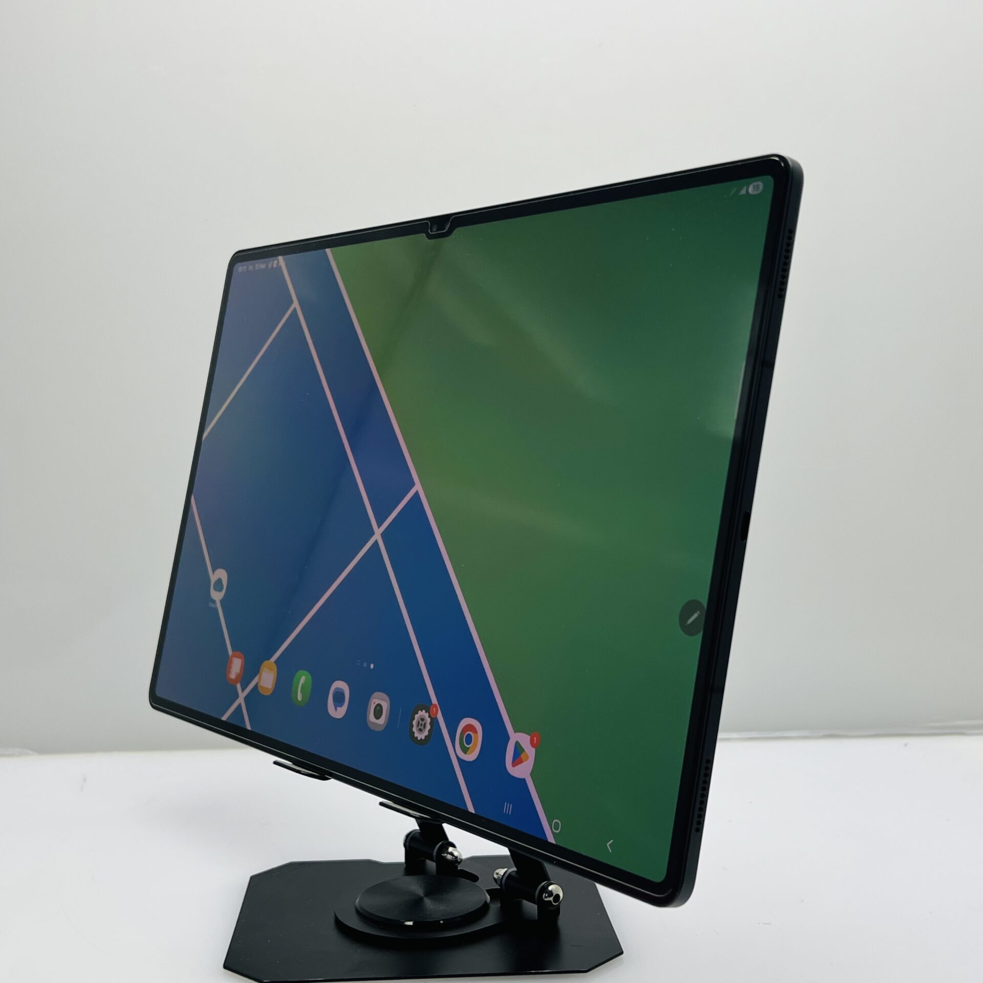 Samsung Galaxy Tab S8 Ultra 256GB (WiFi/Cellular) Graphite (Grade A) + Keyboard Cover Bundle Value: R799 - Image 4