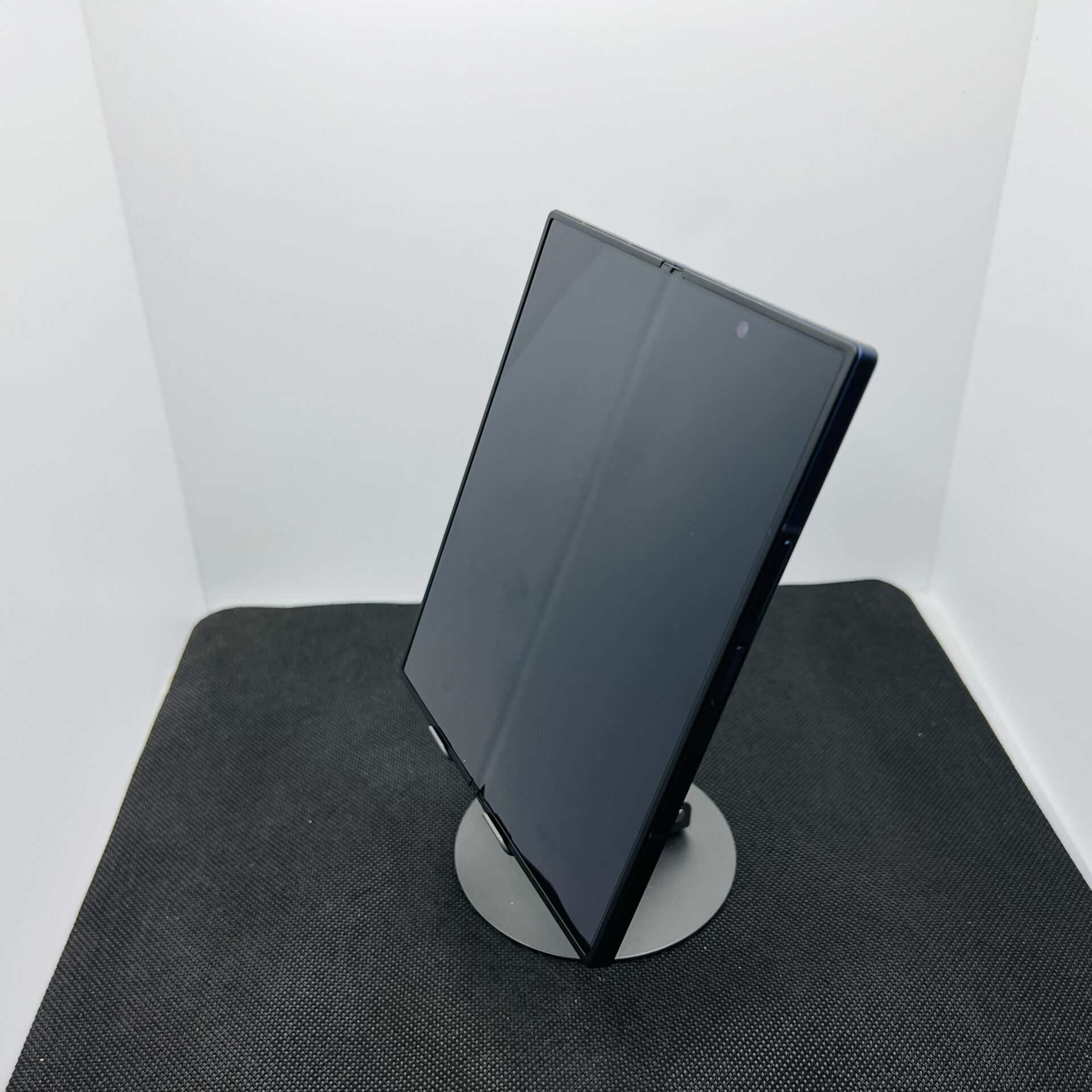 Samsung Galaxy Z Fold 6 256GB Navy (Grade B) - No SIM Tray - Image 7