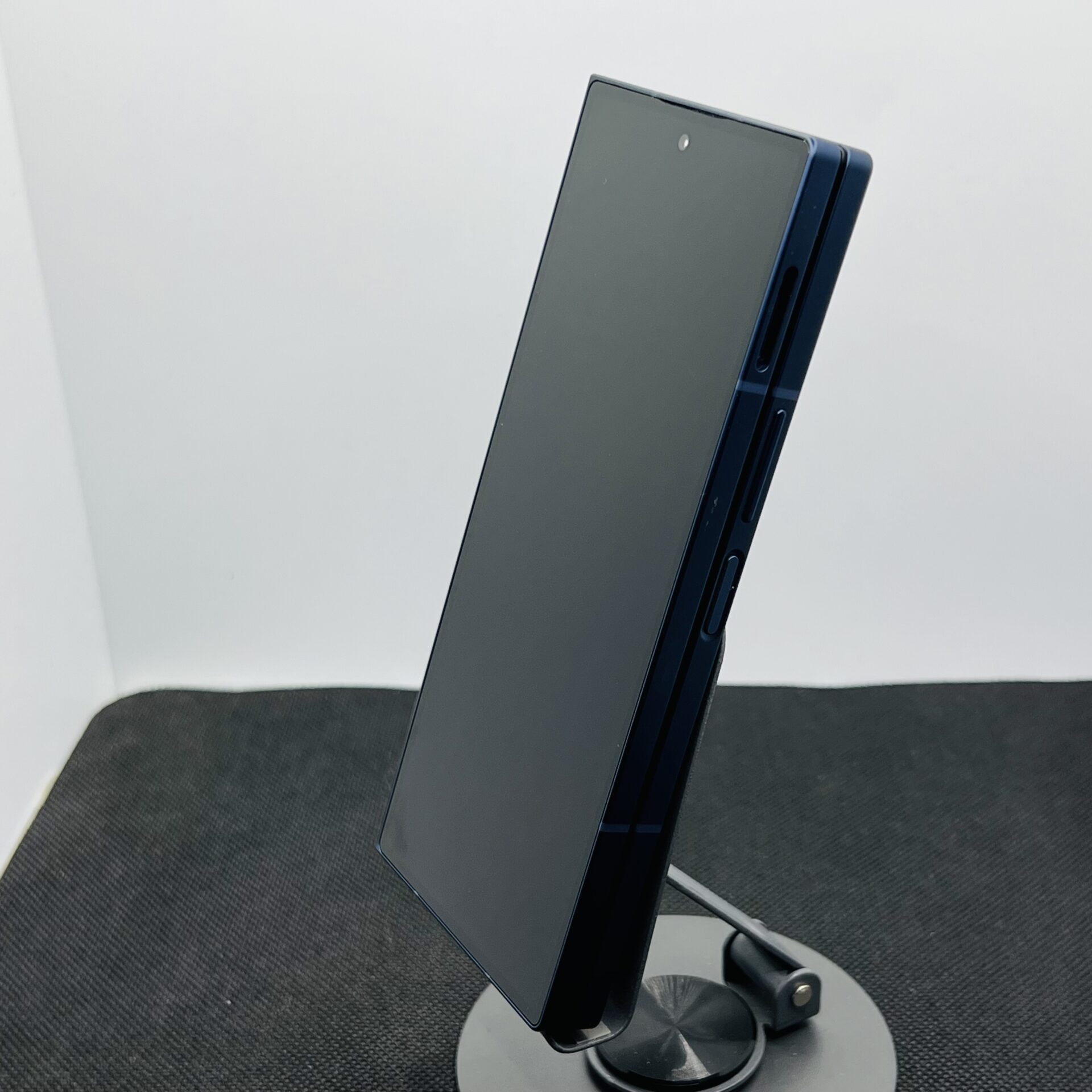 Samsung Galaxy Z Fold 6 256GB Navy (Grade B) - No SIM Tray - Image 11