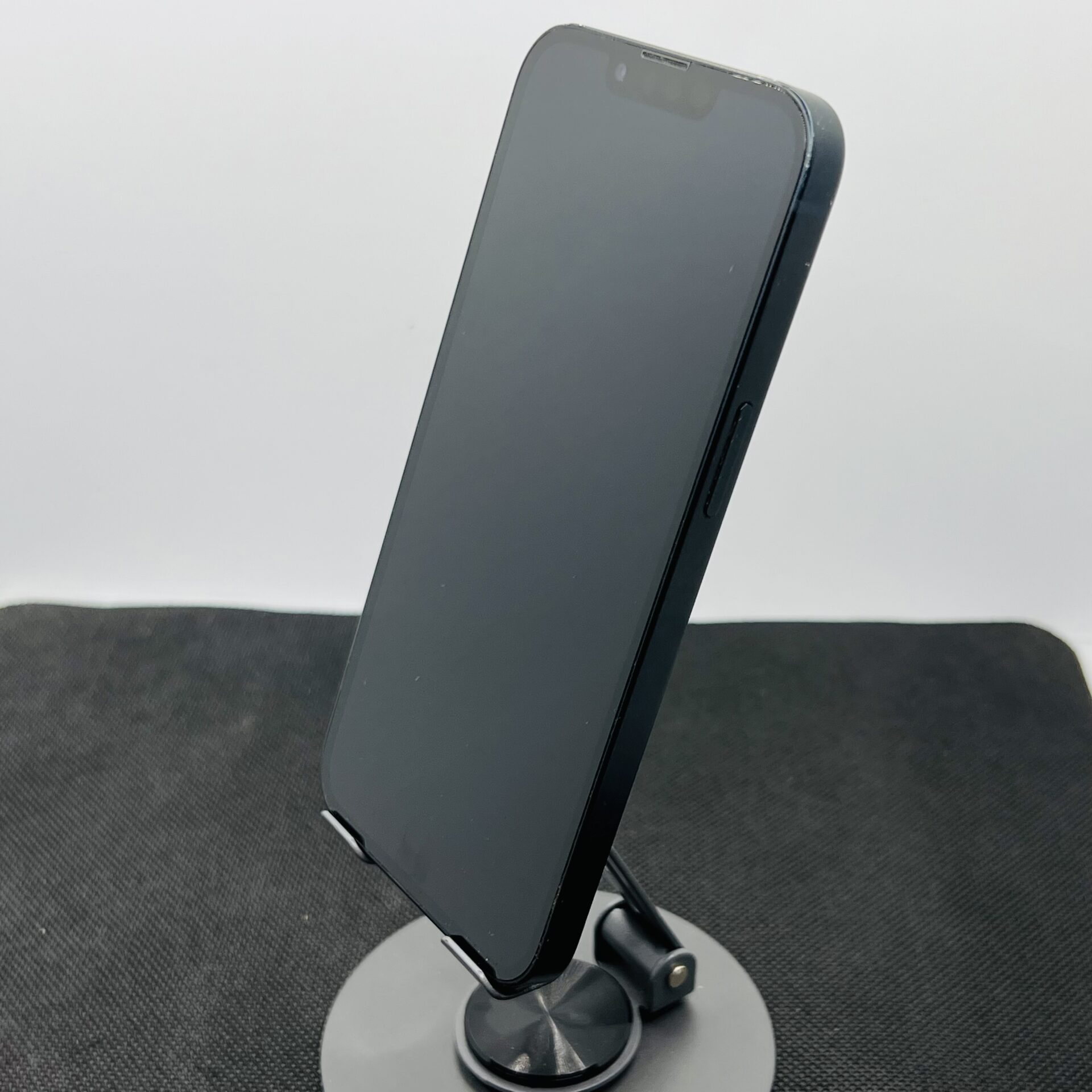 Apple iPhone 13 256GB Midnight – (Grade B) - Image 7