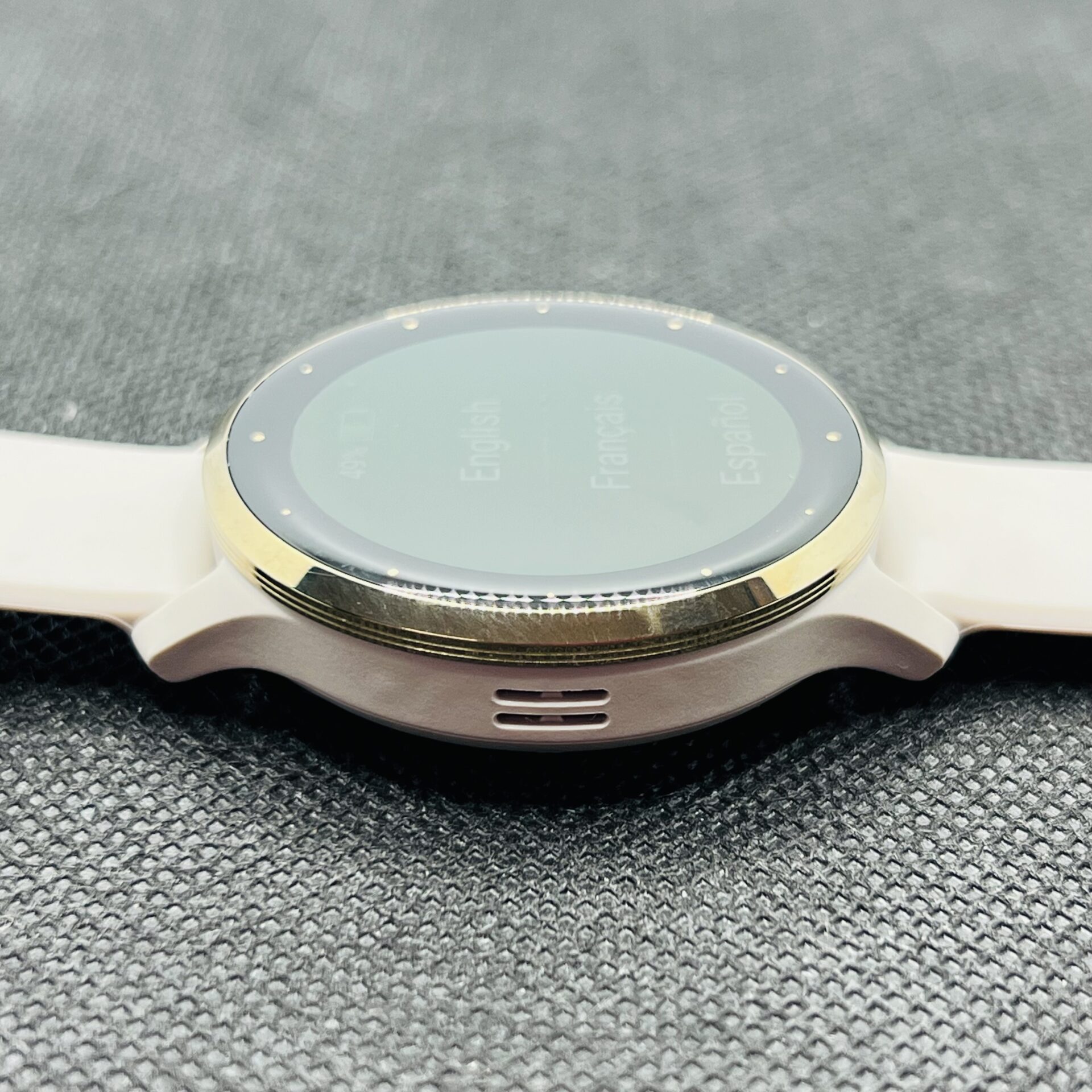 Garmin Venu 3S Gold - (Grade B) - Image 2