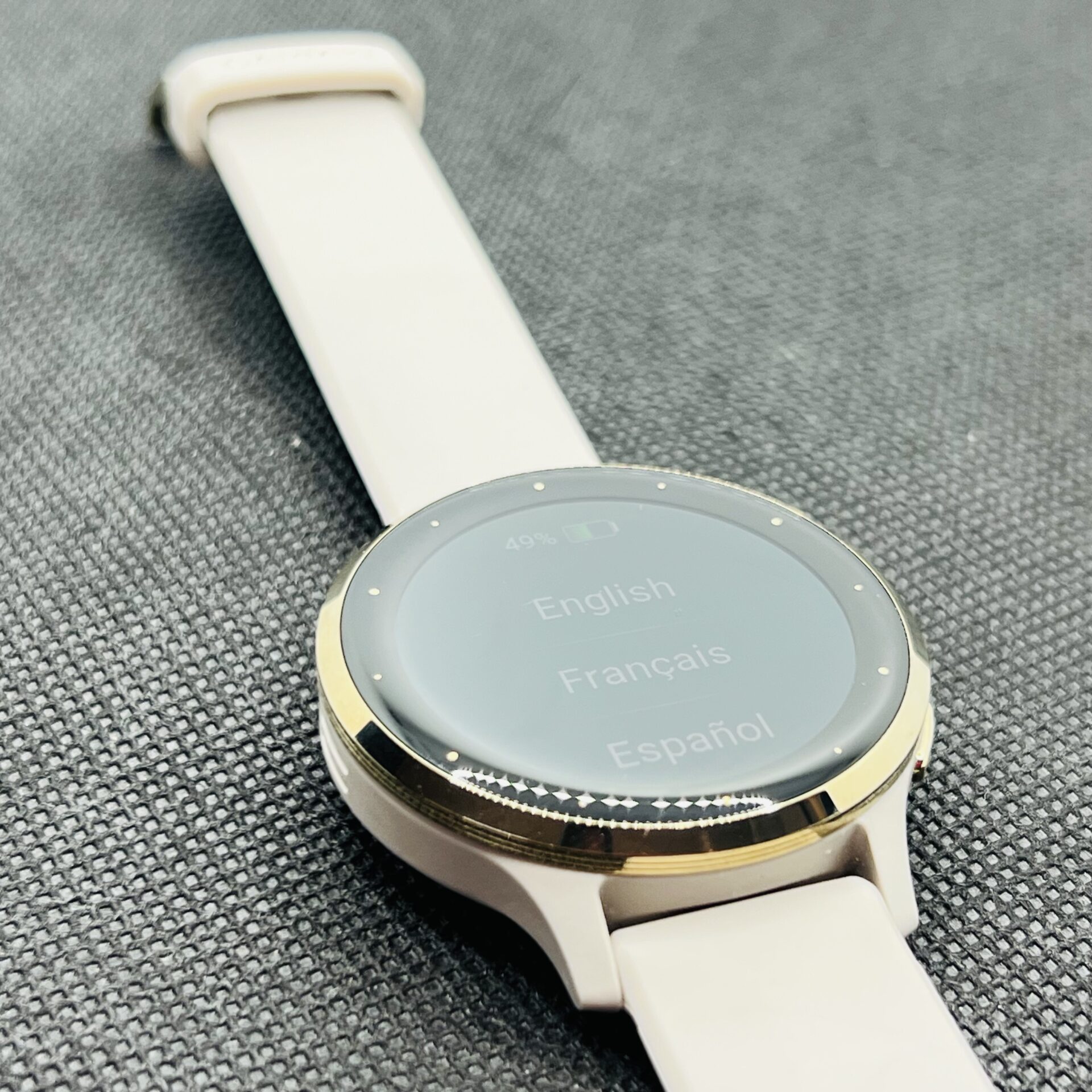 Garmin Venu 3S Gold - (Grade B) - Image 4