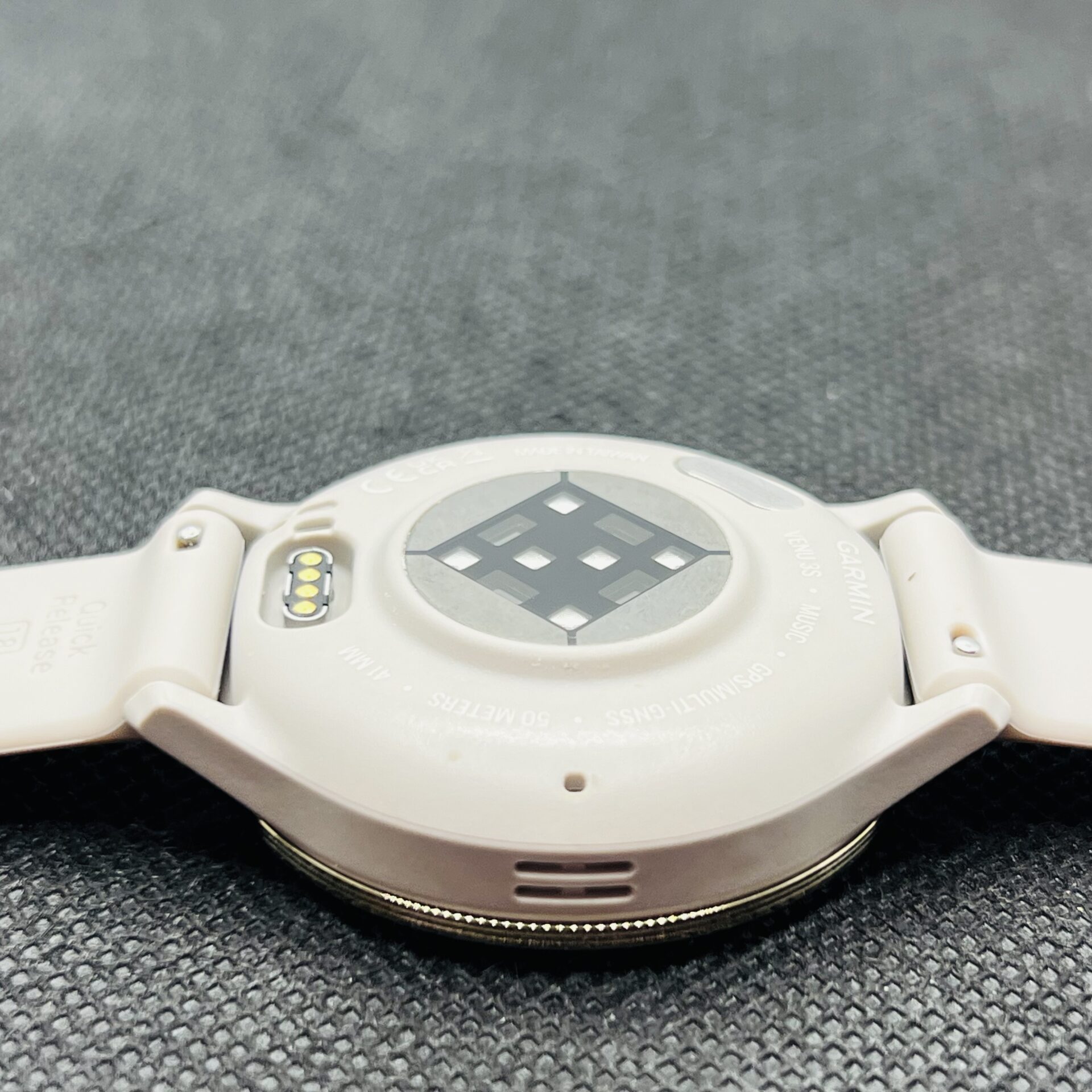 Garmin Venu 3S Gold - (Grade B) - Image 6