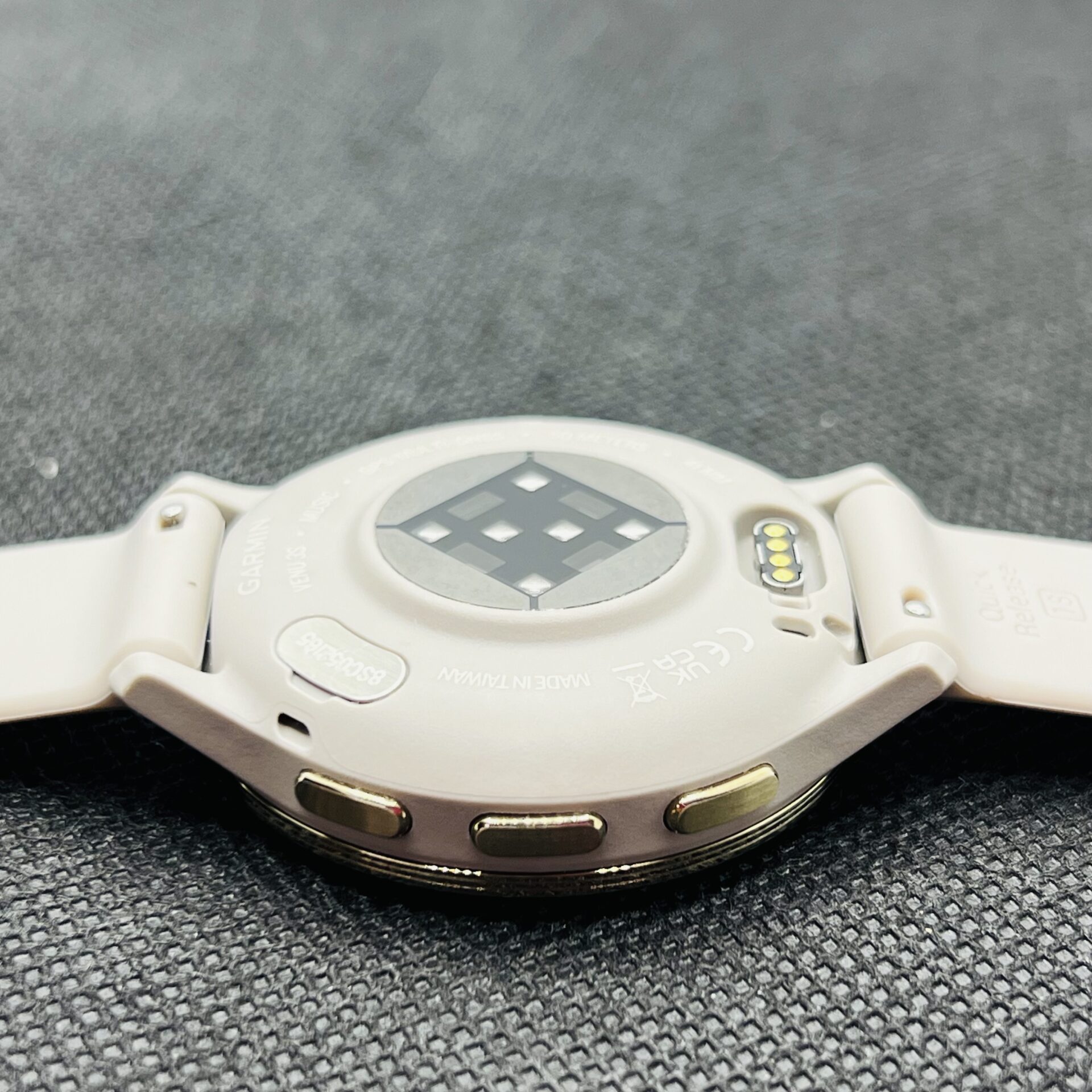 Garmin Venu 3S Gold - (Grade B) - Image 7