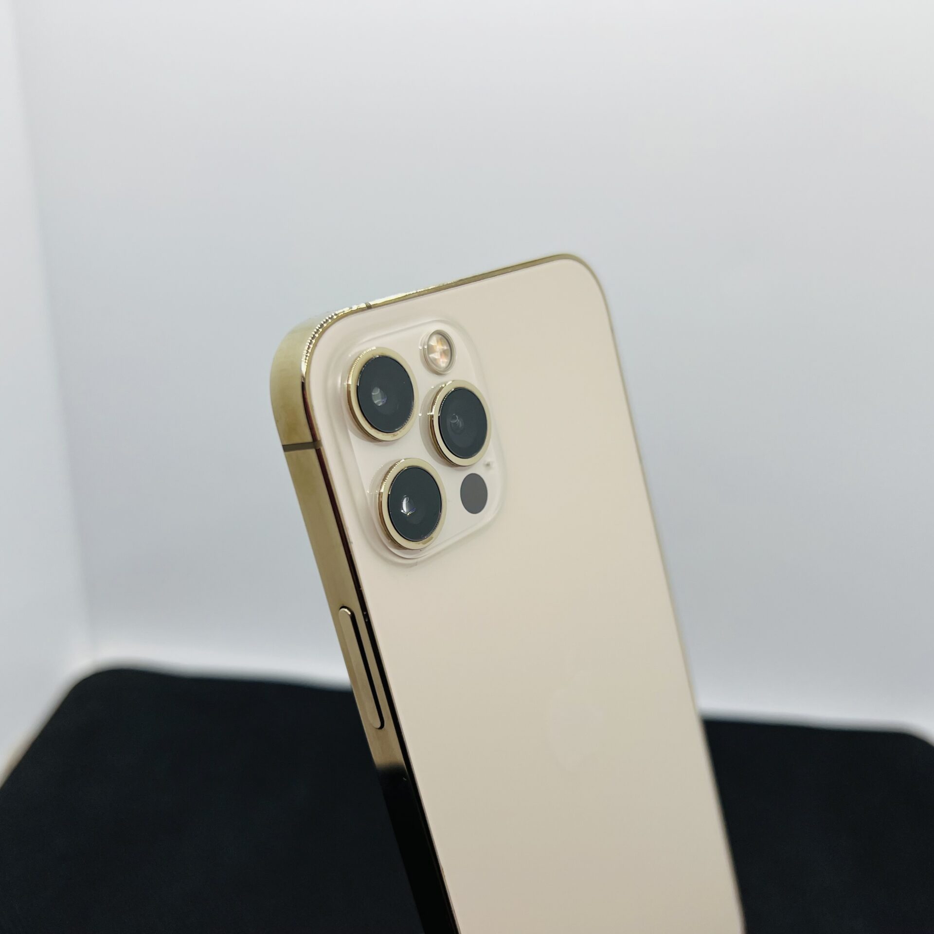 Apple iPhone 12 Pro 256GB Gold – (Grade B) - Image 10