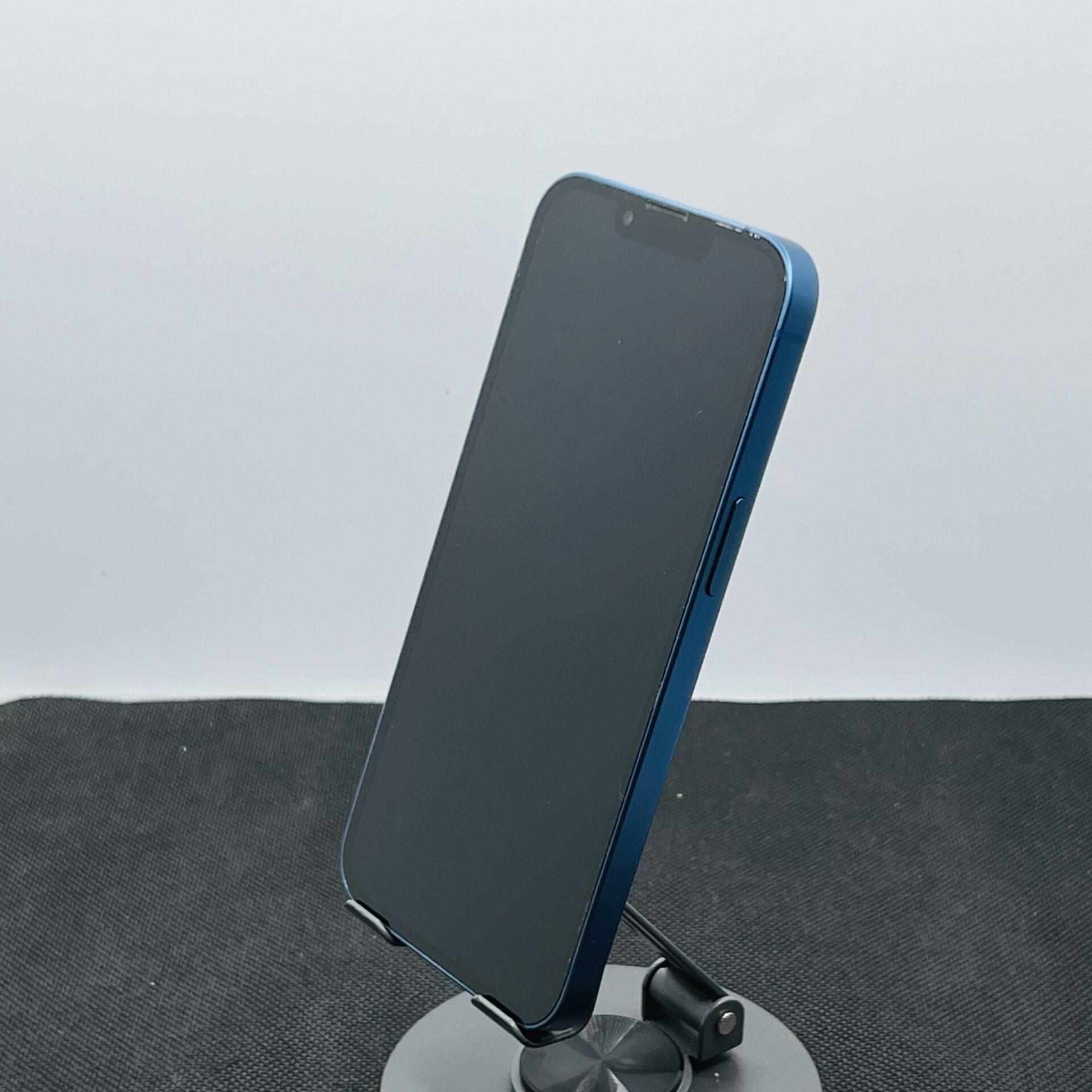 Apple iPhone 13 256GB Blue – (Grade B) - Image 7