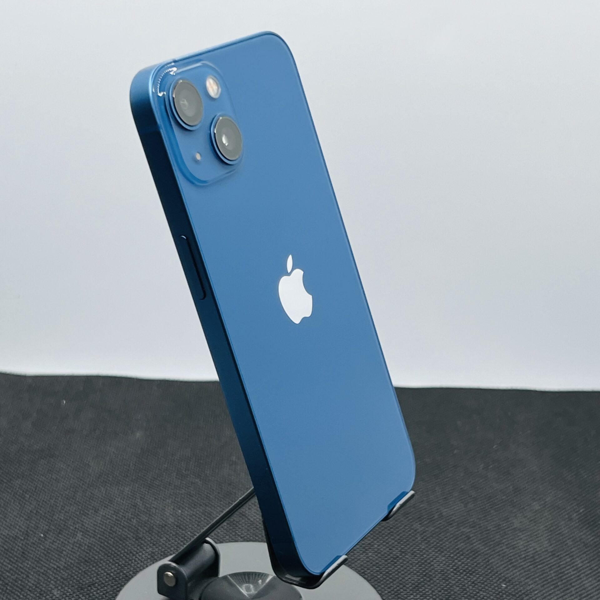 Apple iPhone 13 256GB Blue – (Grade B) - Image 10