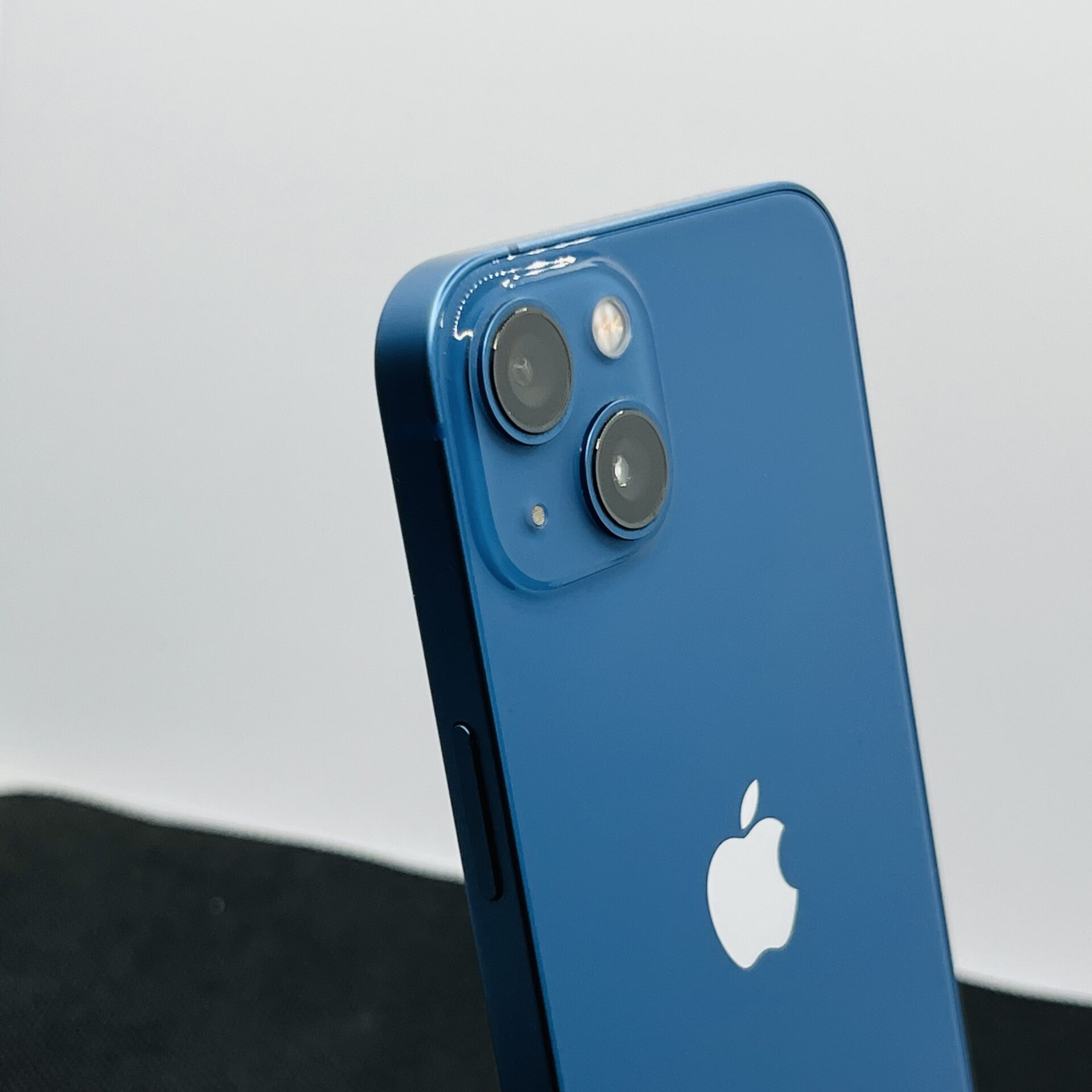 Apple iPhone 13 256GB Blue – (Grade B) - Image 11