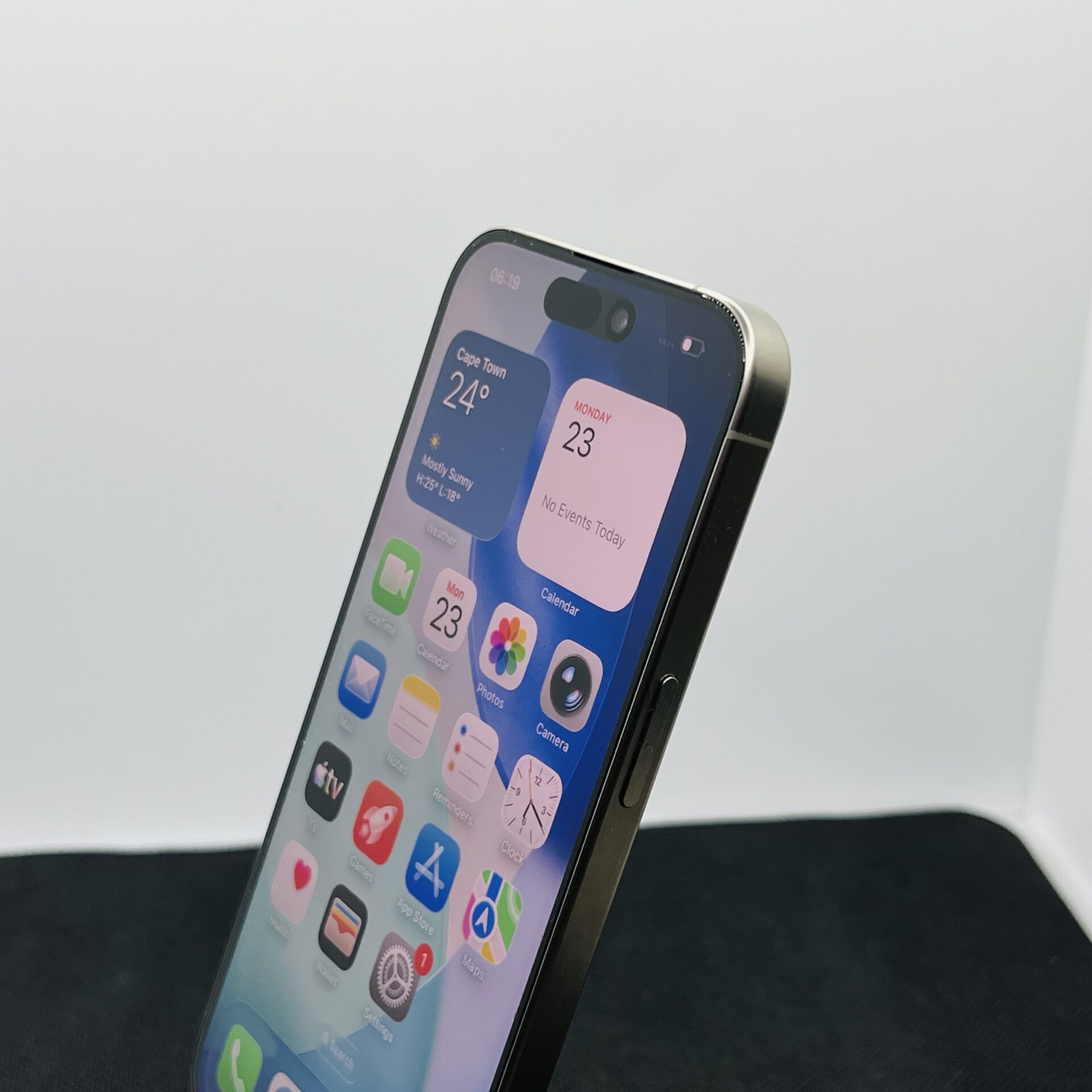 Apple iPhone 15 Pro 256GB Natural Titanium – (Grade B) - Image 5