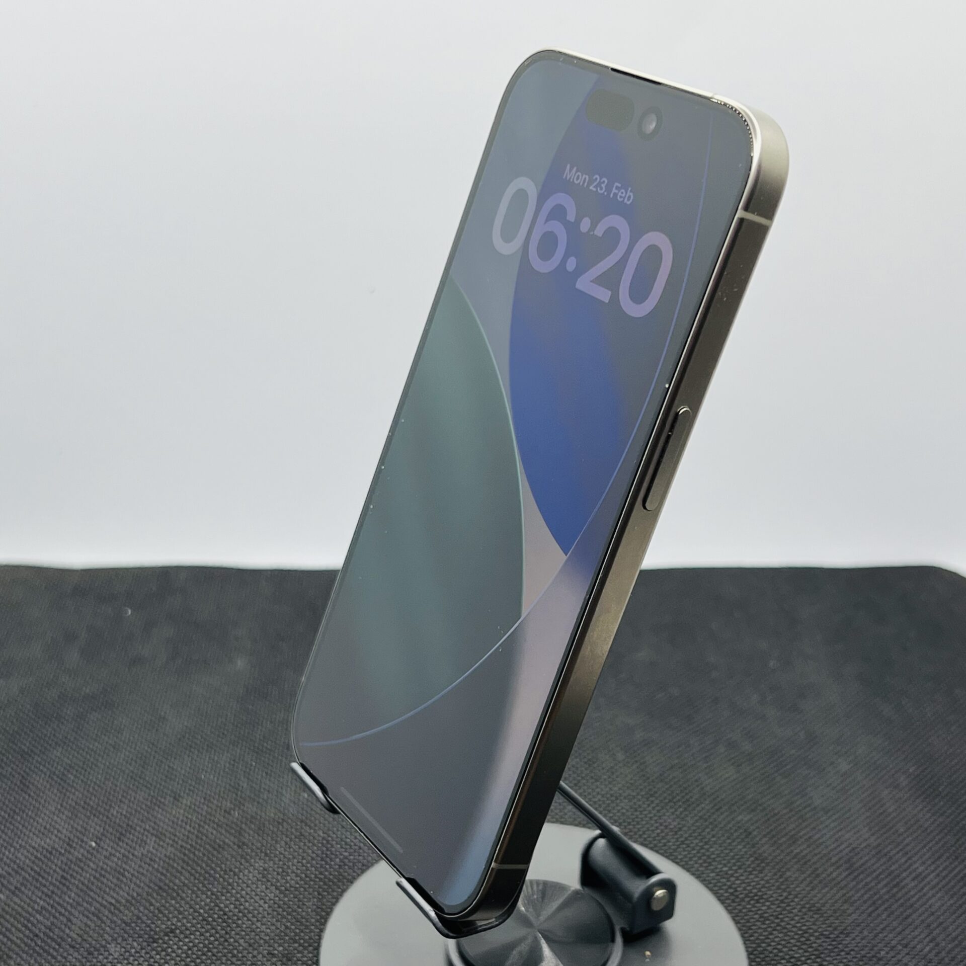 Apple iPhone 15 Pro 256GB Natural Titanium – (Grade B) - Image 6