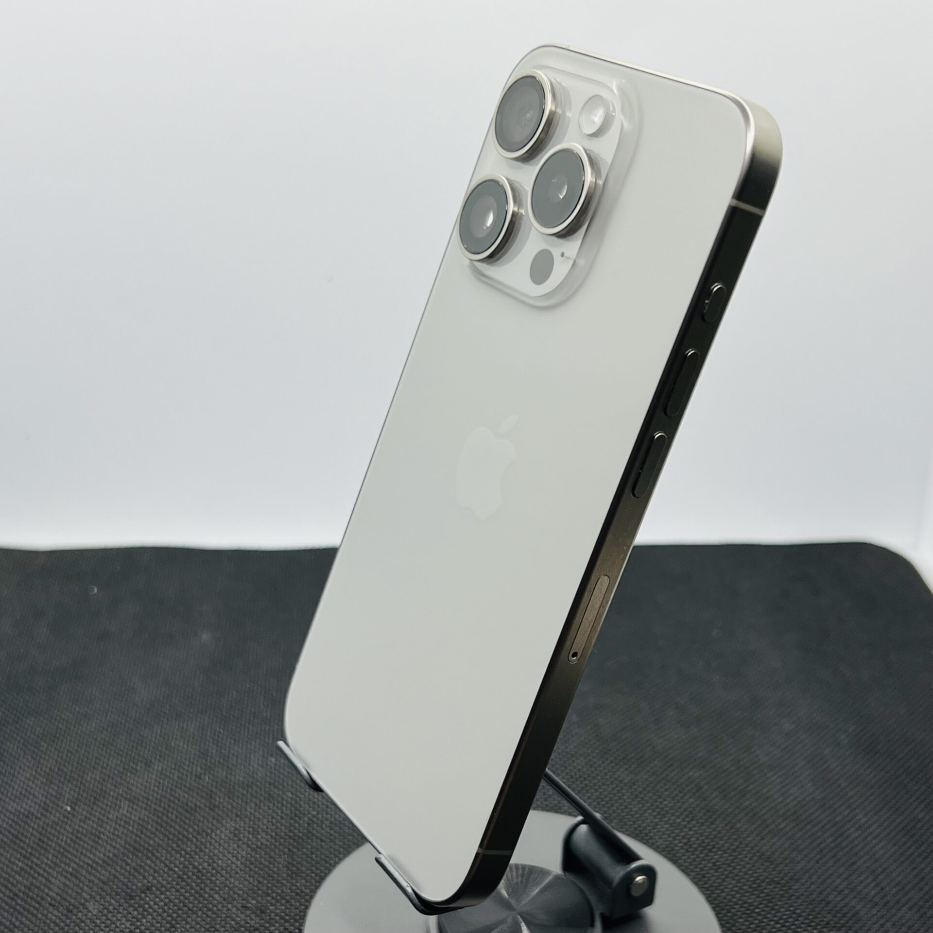 Apple iPhone 15 Pro 256GB Natural Titanium – (Grade B) - Image 7