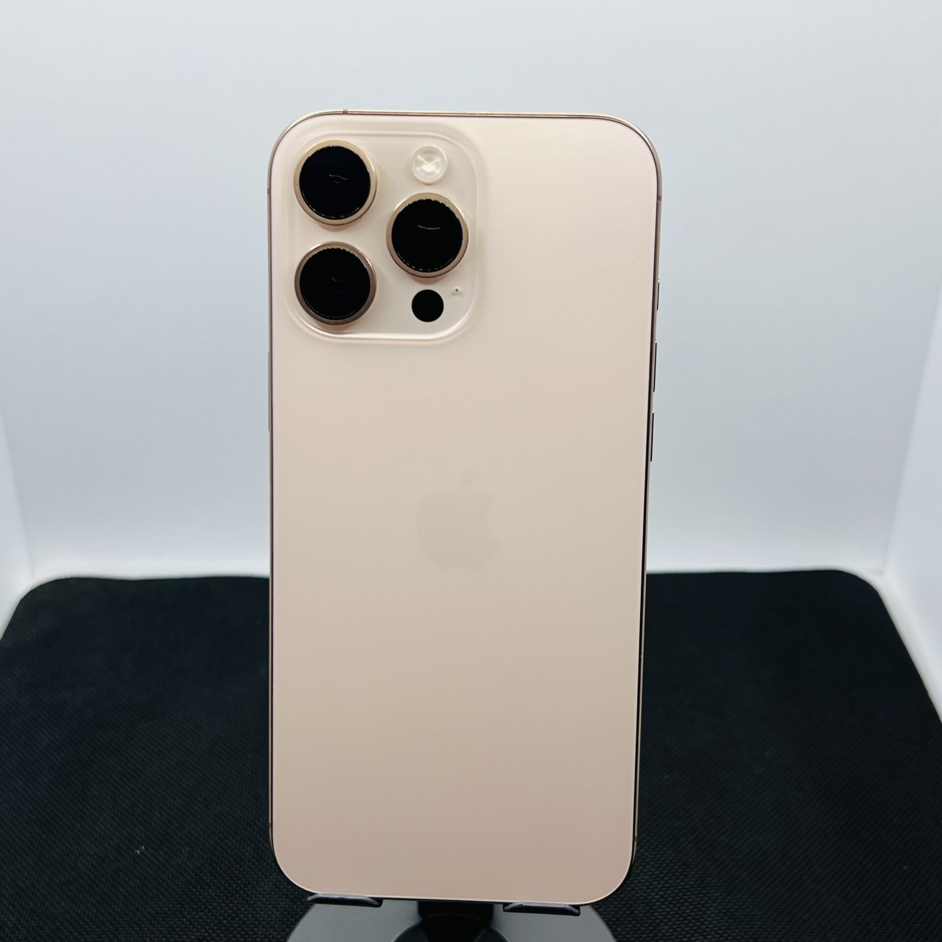 Apple iPhone 16 Pro Max 256GB Desert Titanium – (Grade B) - Image 9