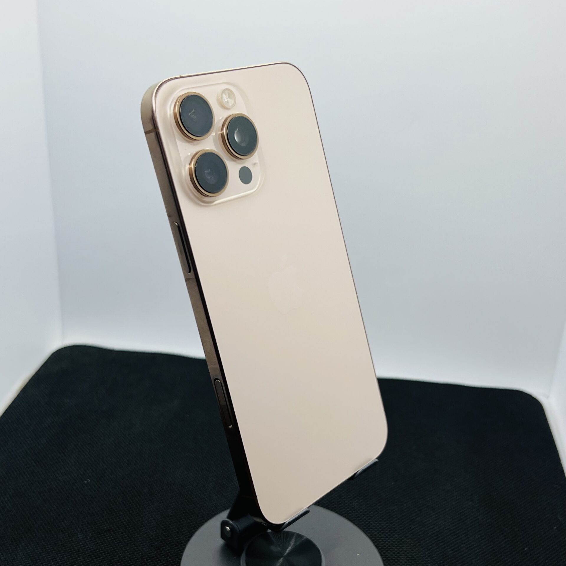 Apple iPhone 16 Pro Max 256GB Desert Titanium – (Grade B) - Image 10