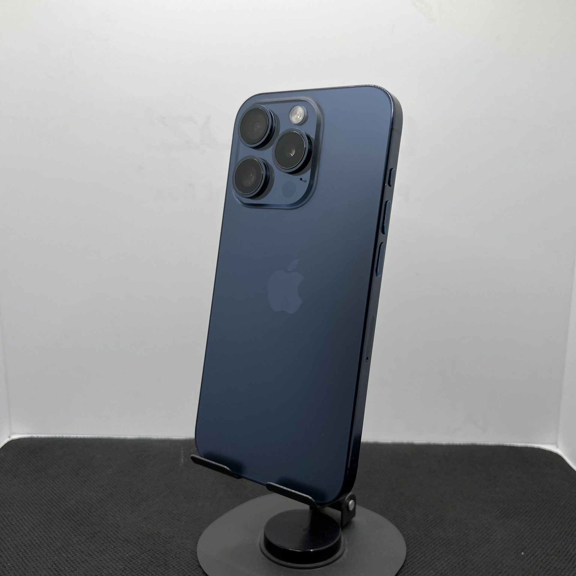 Apple iPhone 15 Pro 128GB Blue Titanium - (Grade B) - Image 9