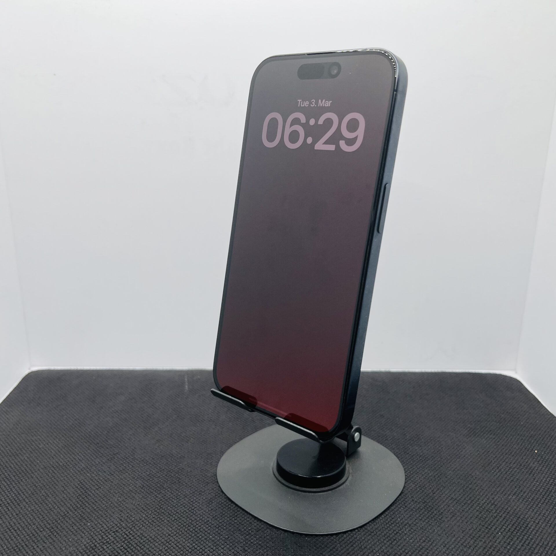 Apple iPhone 15 Pro 128GB Blue Titanium - (Grade B) - Image 2