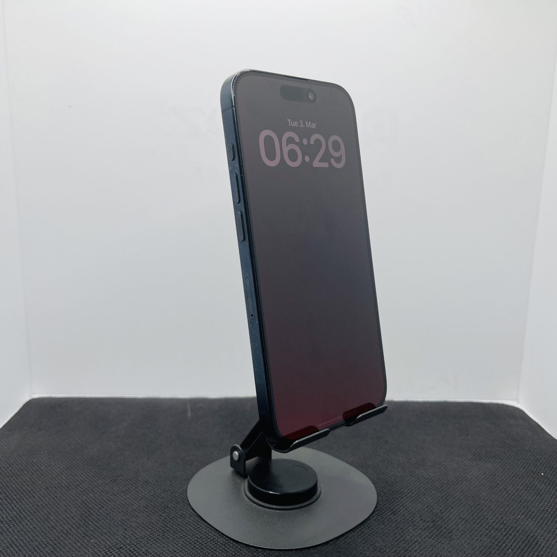 Apple iPhone 15 Pro 128GB Blue Titanium - (Grade B) - Image 3