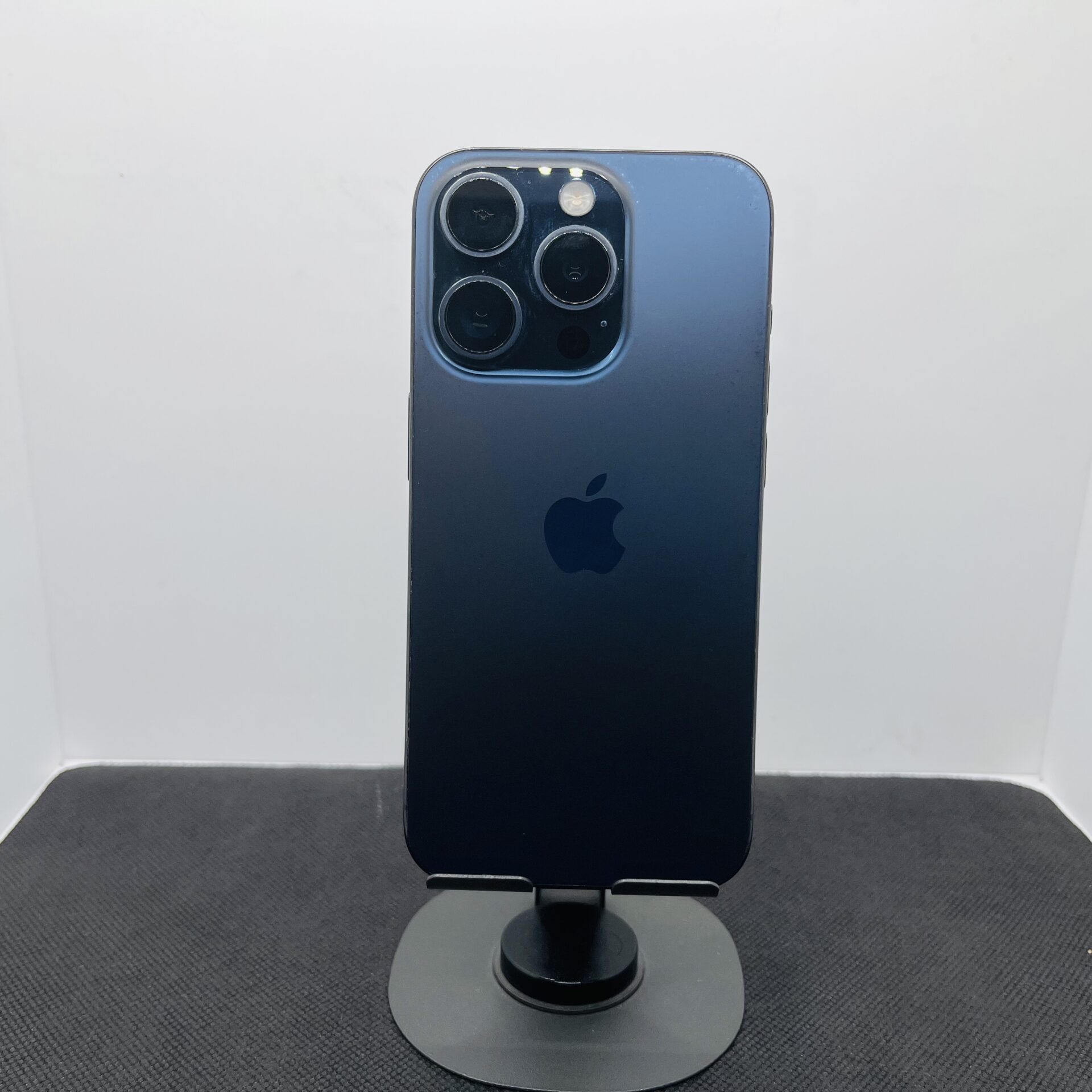 Apple iPhone 15 Pro 128GB Blue Titanium - (Grade B) - Image 10